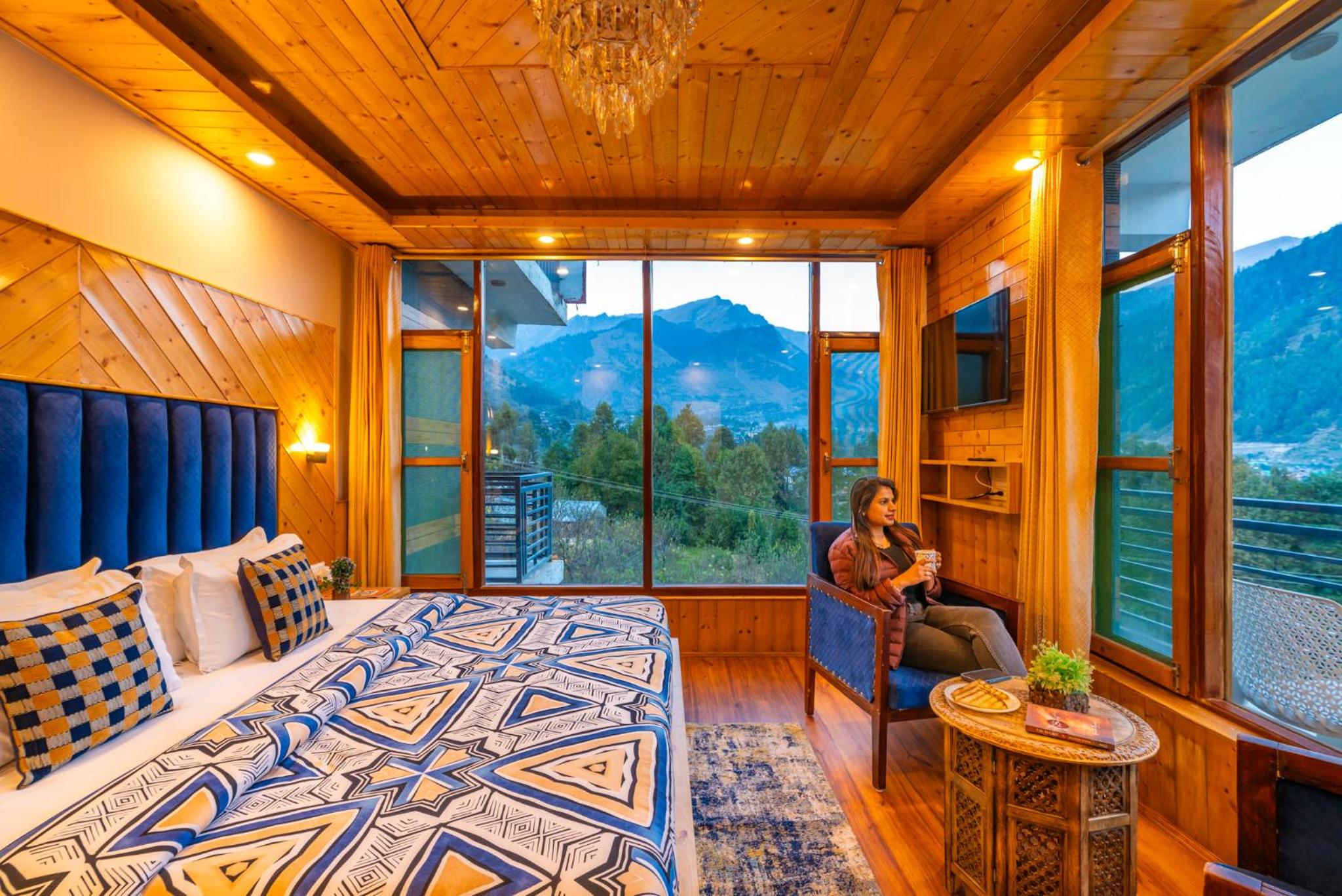 Superior King Room - Photo 3