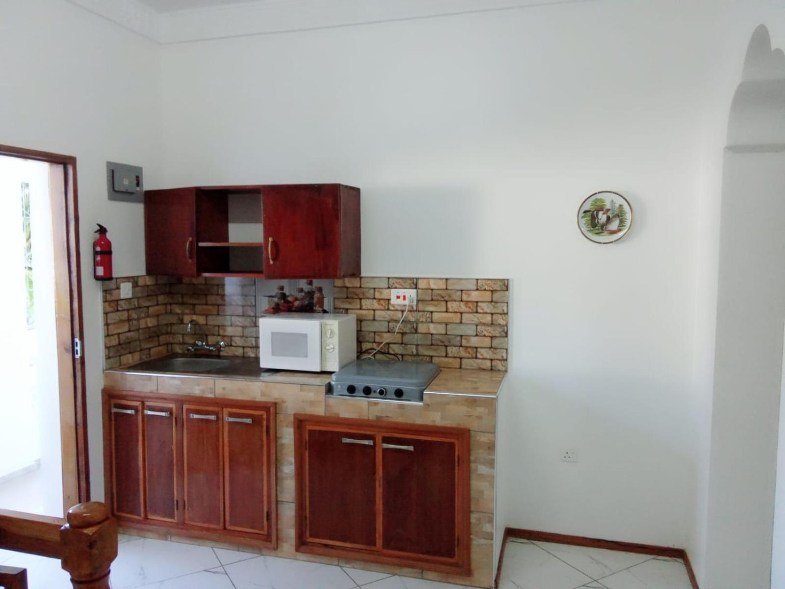 One-Bedroom Apartment with Pool View photo 2