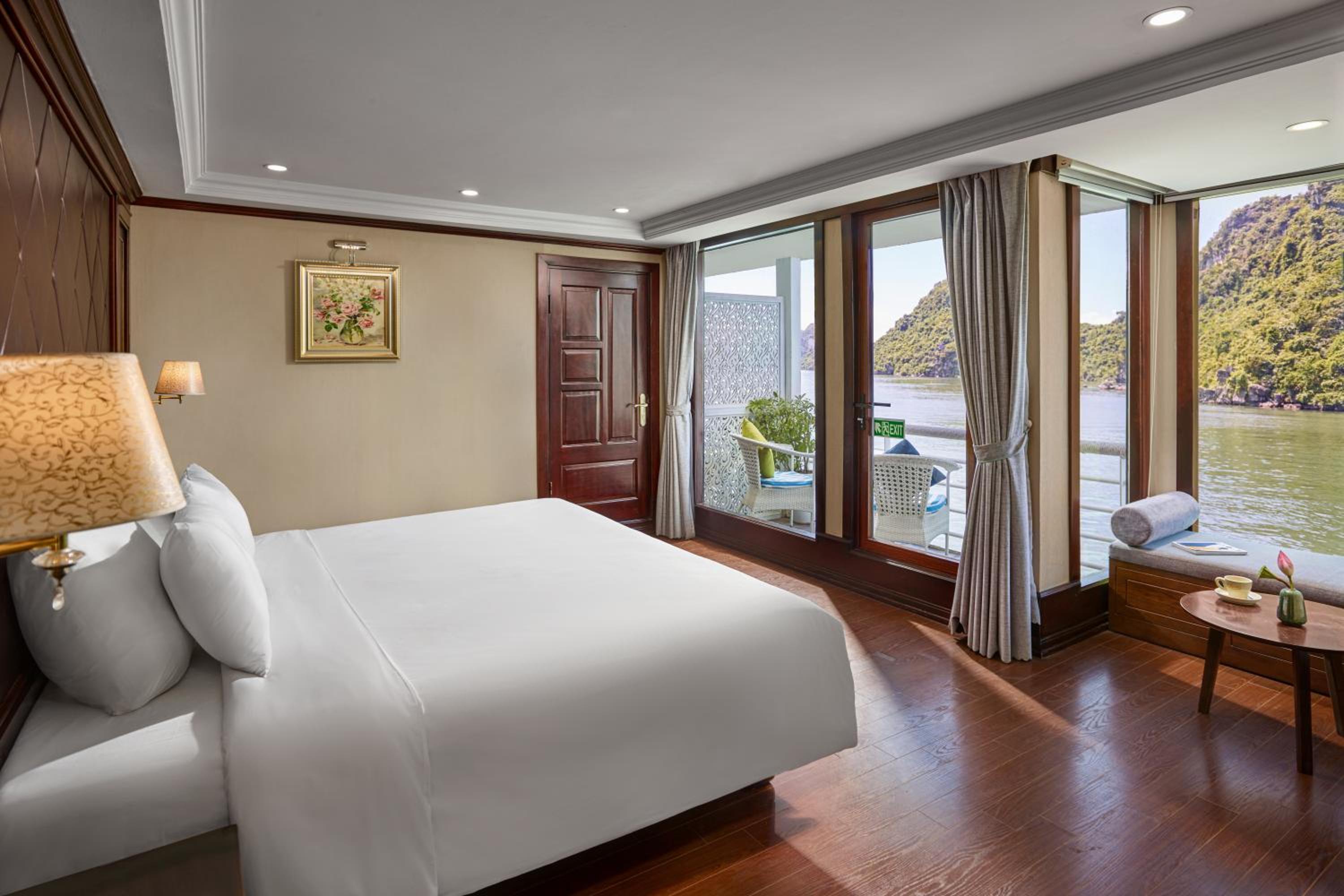 Deluxe Double Room with Balcony photo 1