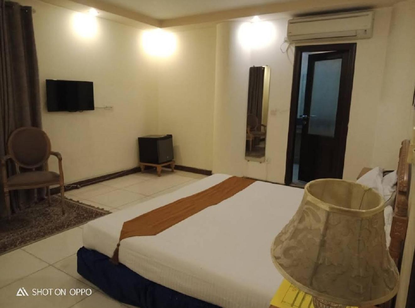Deluxe Double Room photo 2