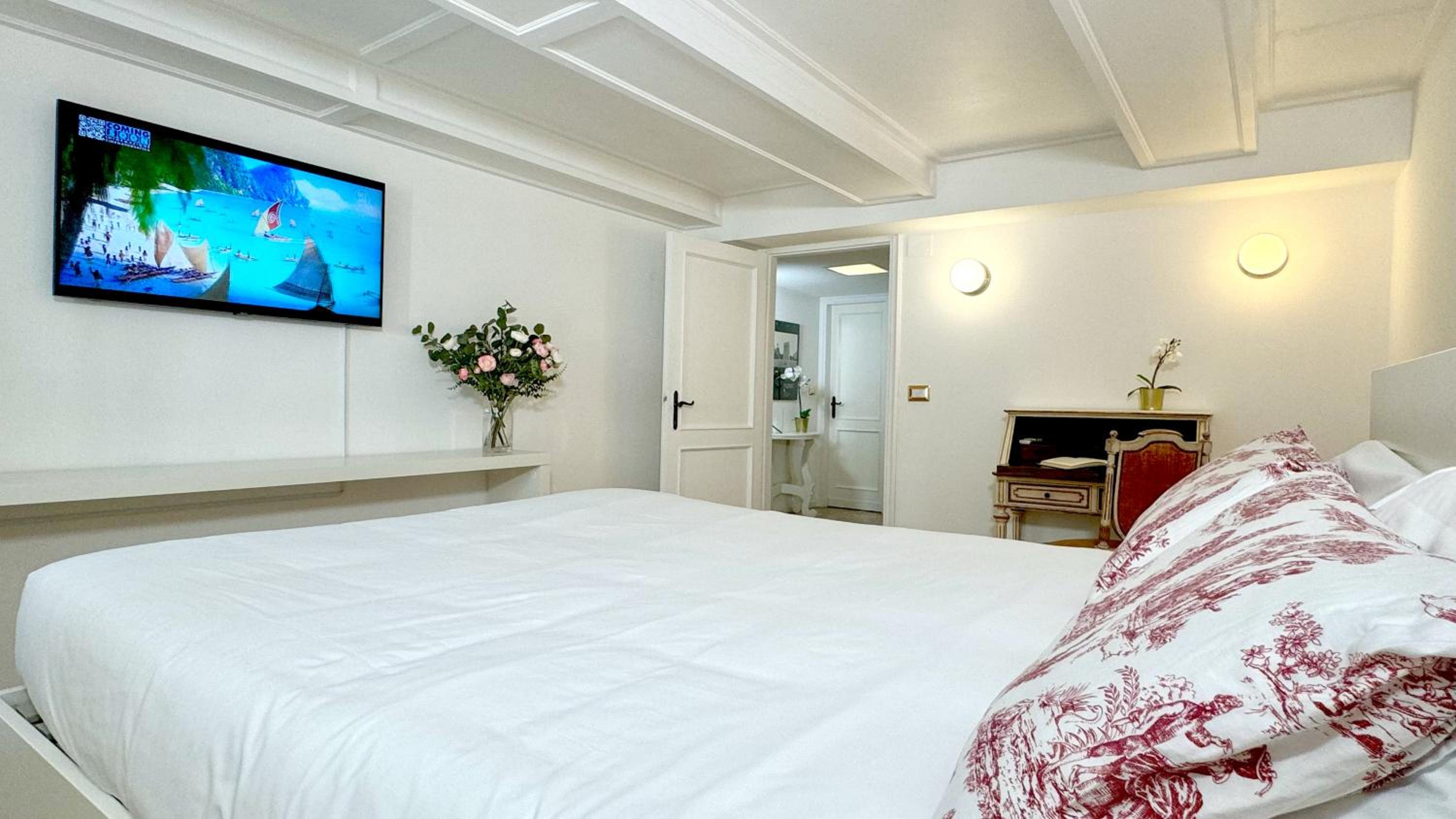 One-Bedroom Apartment with View photo 3