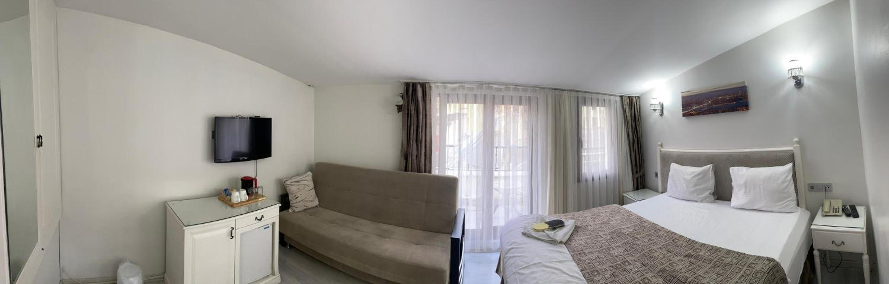 Suite with Balcony photo 2