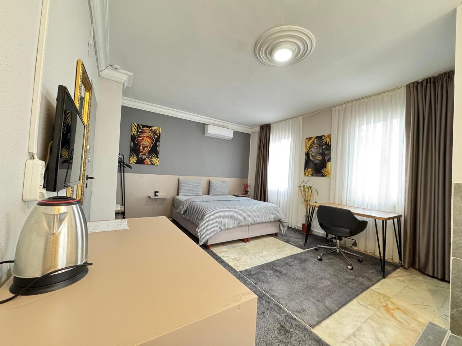 Deluxe Double Room with Bath photo 3