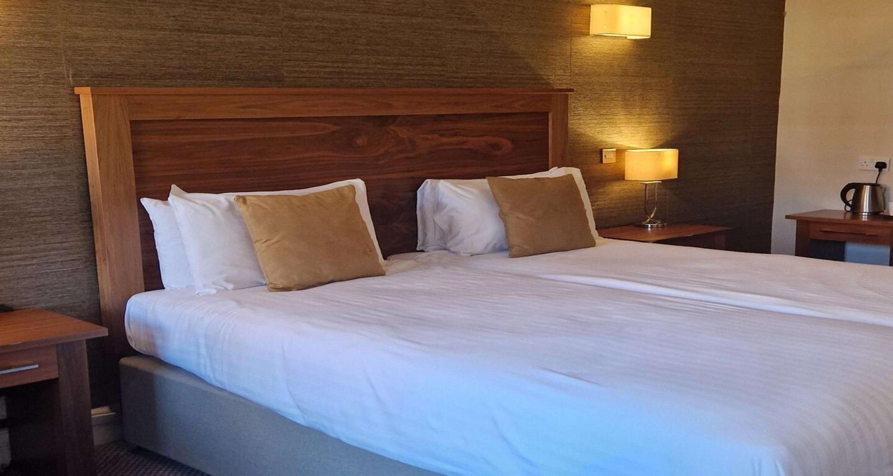 Standard Twin Room - Non-Smoking - Photo 1
