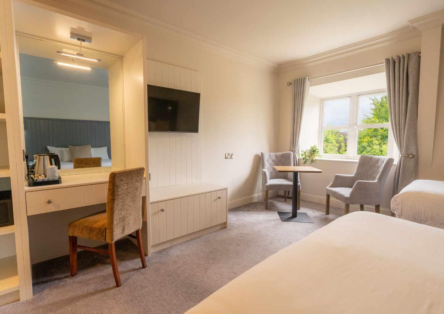 Superior Double or Twin Room photo 3