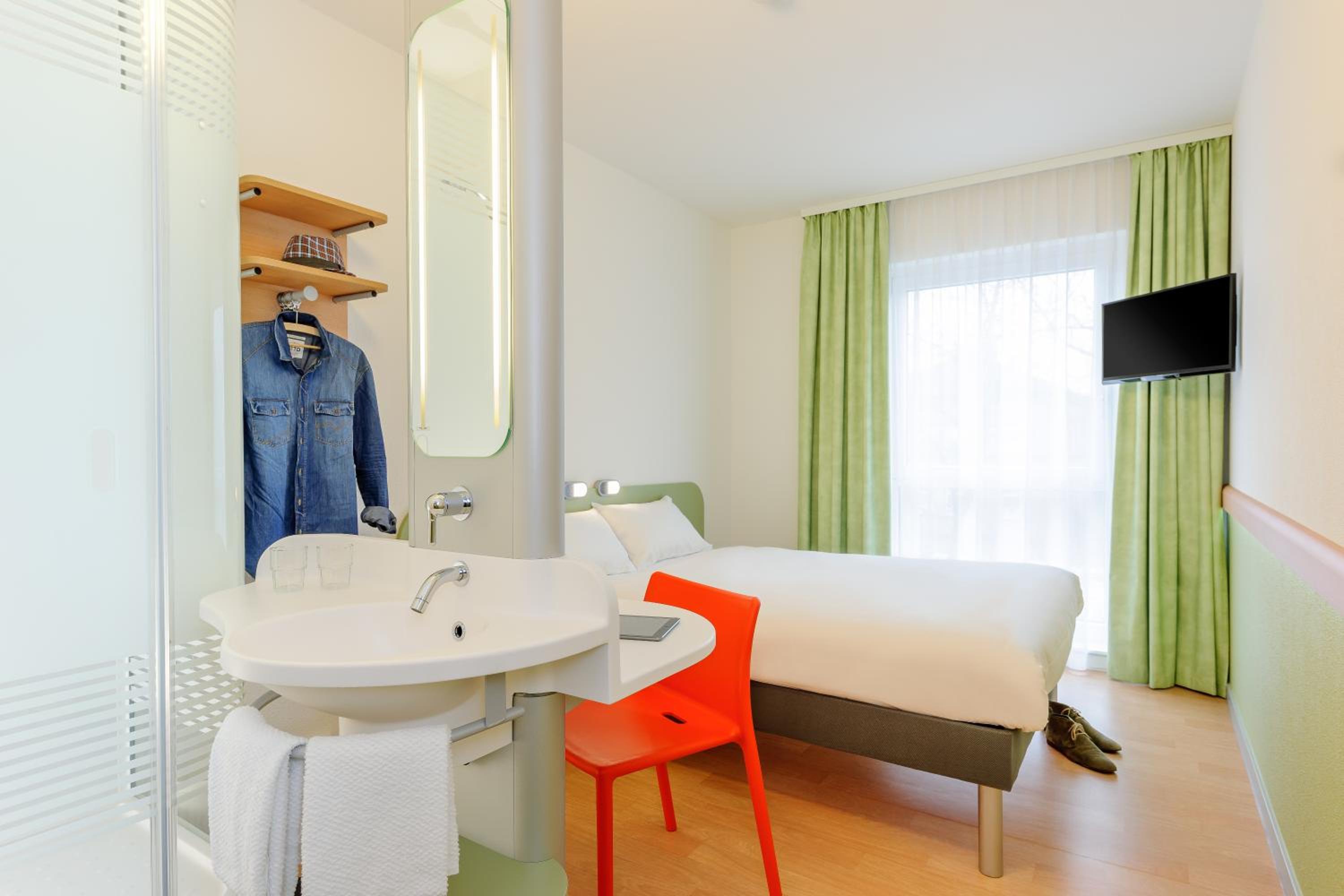 Standard Double Room - Photo 5