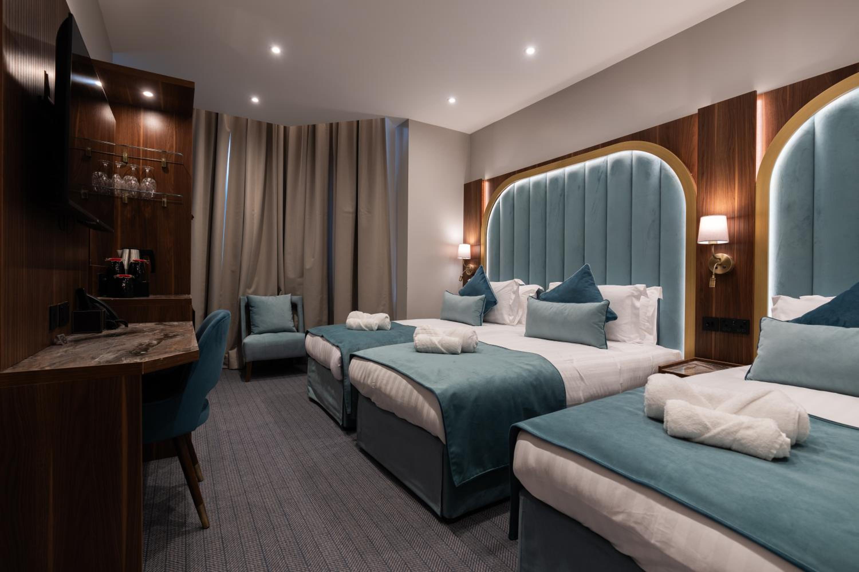 Deluxe Triple Room photo 3