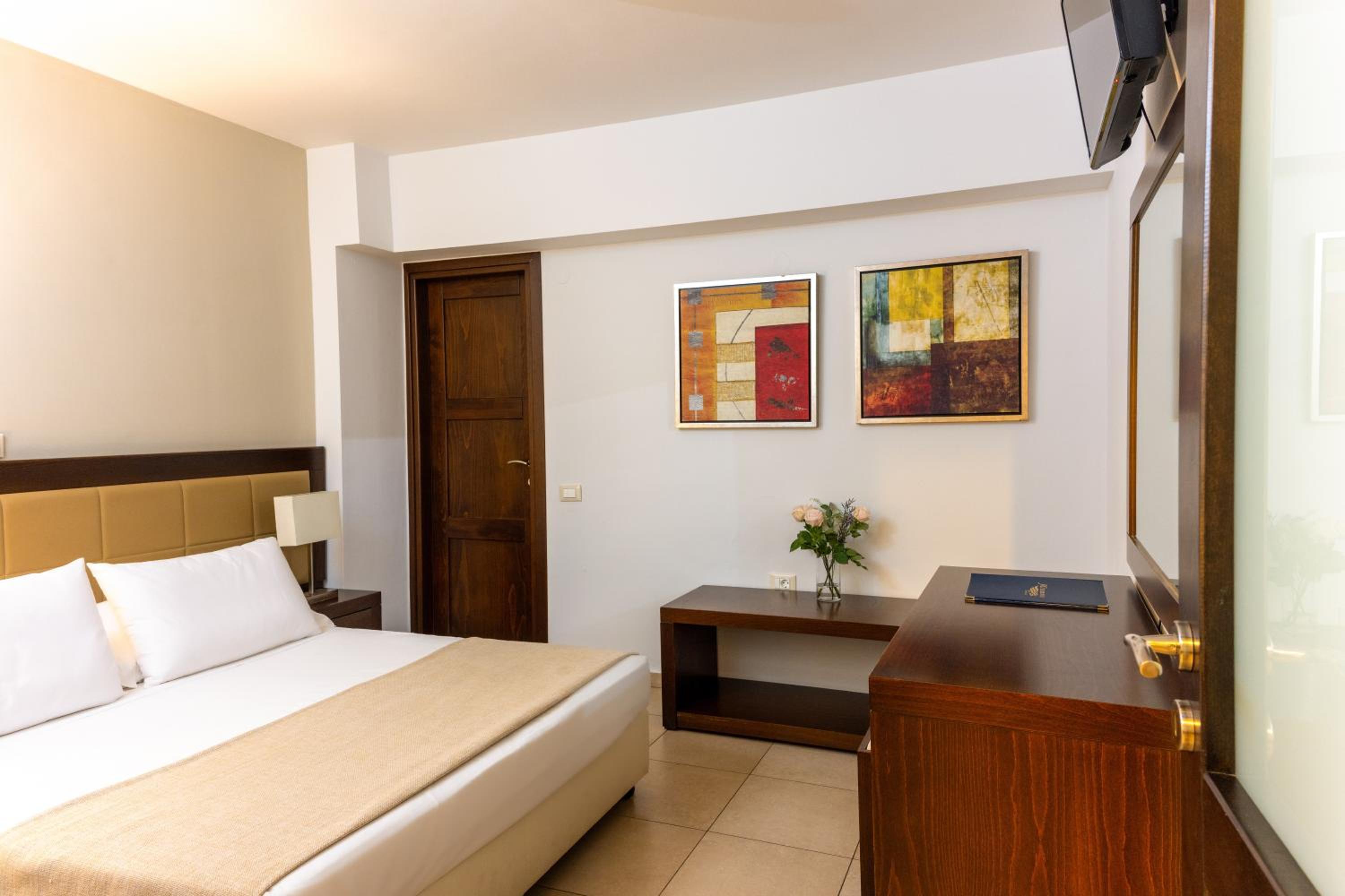 Suite Two-Bedroom with Side Sea View