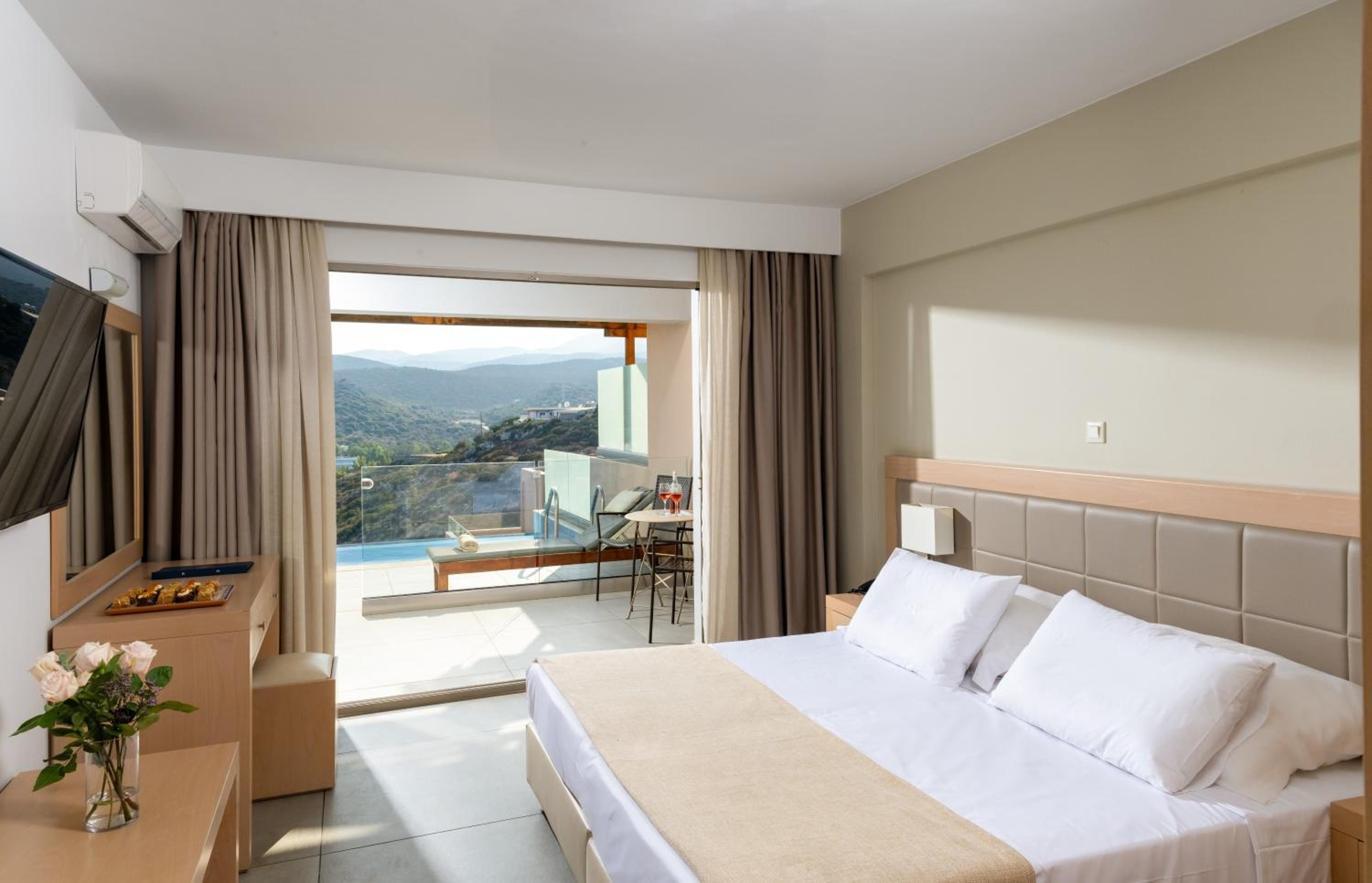 Suite Two Bedroom with Side Sea View & Private Pool - Photo 8