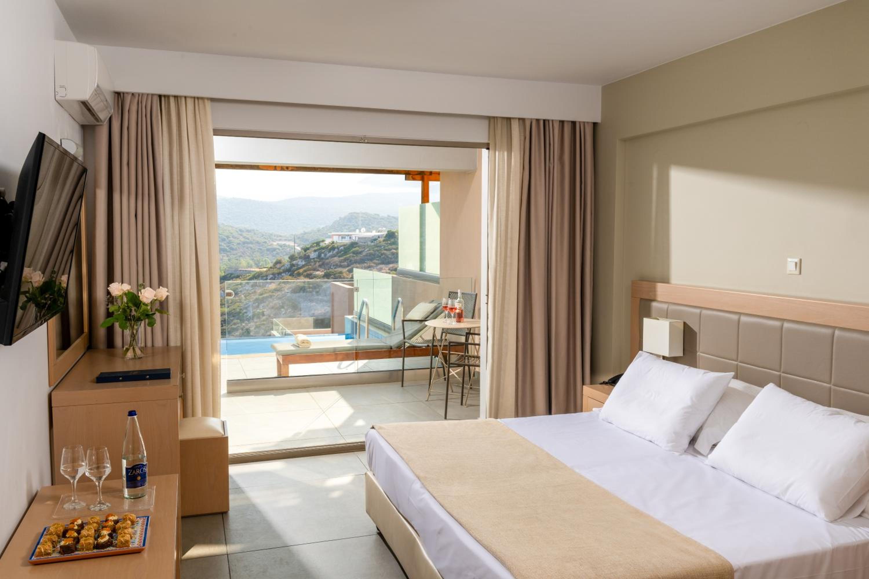 Suite Two Bedroom with Side Sea View & Private Pool