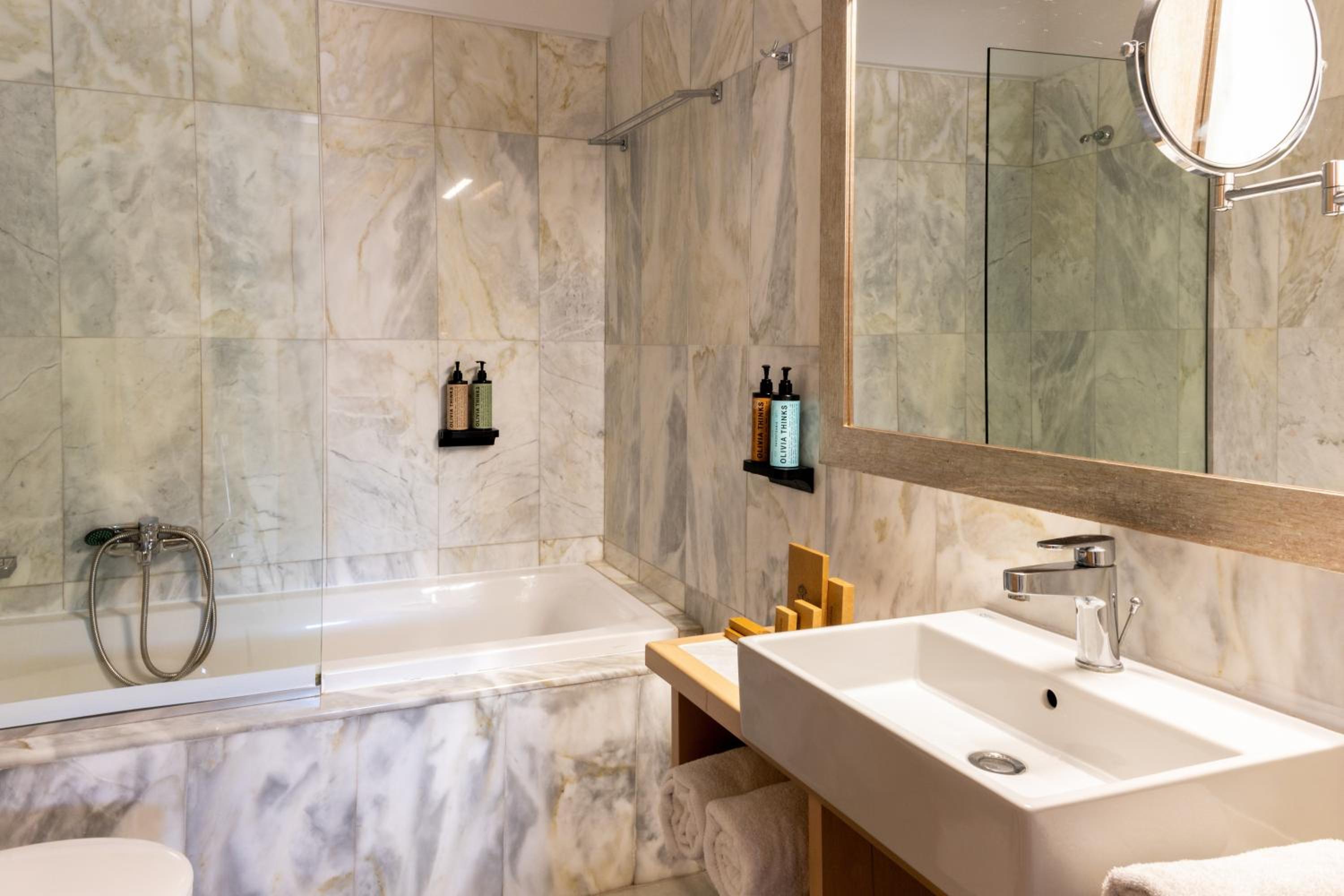 Suite Two Bedroom with Side Sea View & Private Pool - Photo 10
