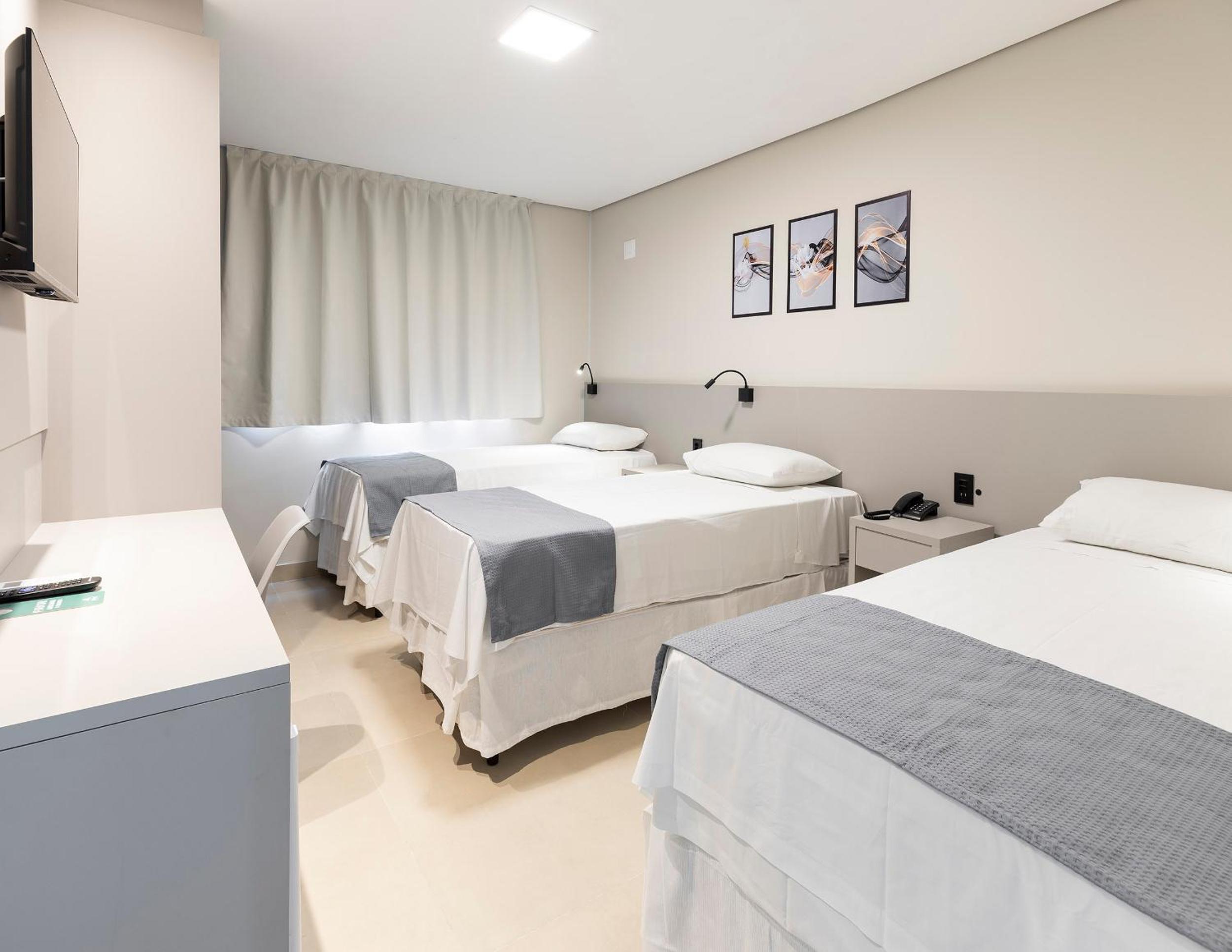 Hotel Pitol — Superior Triple Room