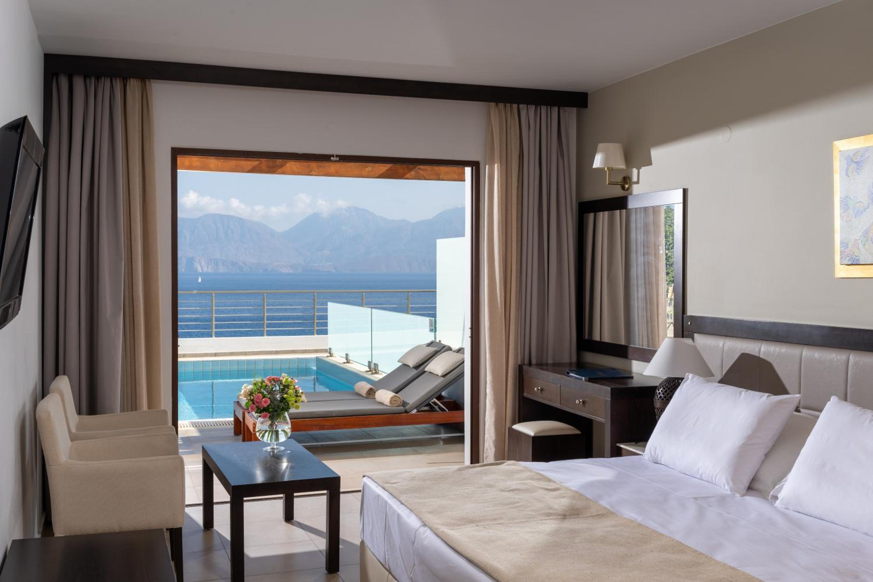 Suite with Sea View & Private Pool