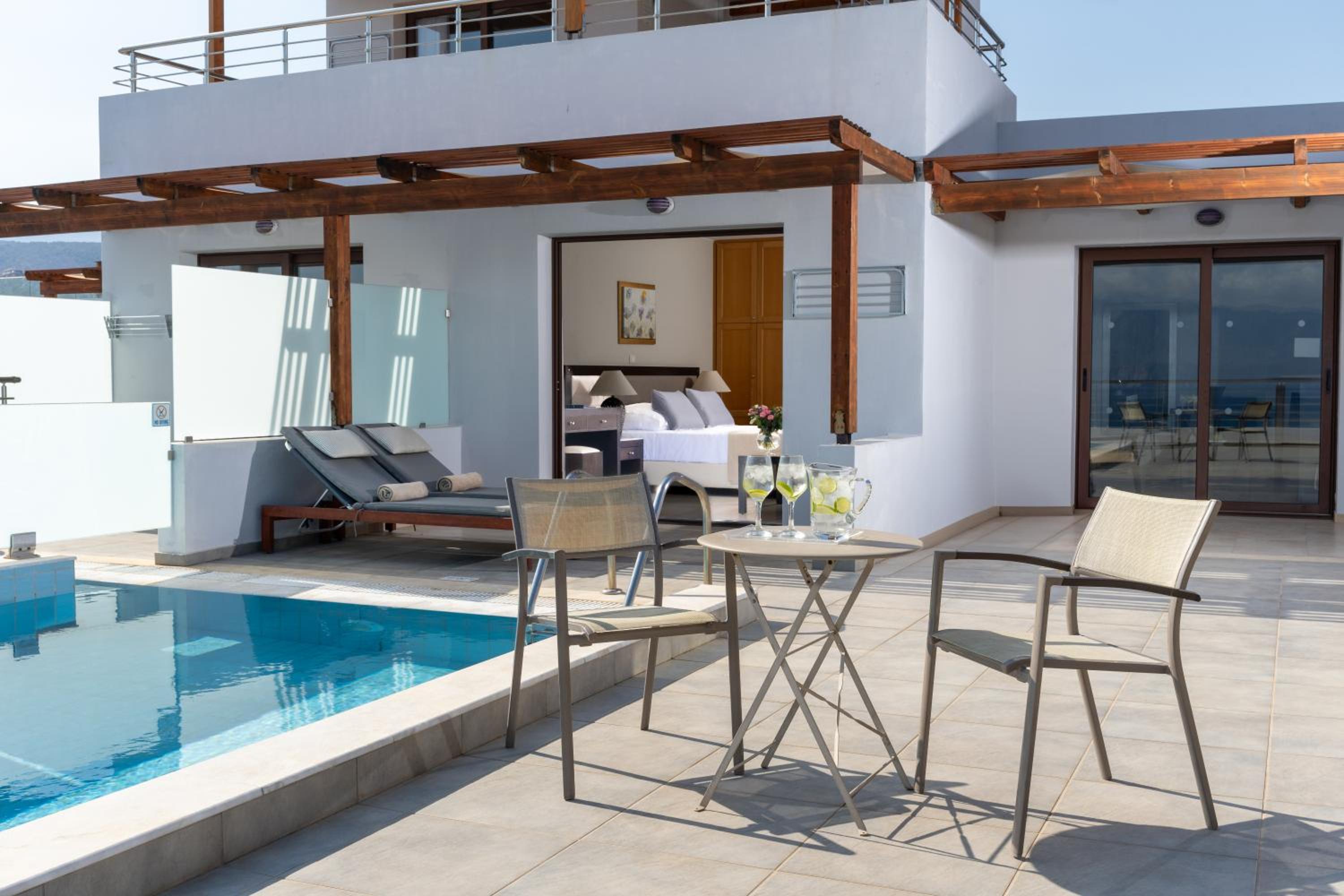 Suite with Sea View & Private Pool - Photo 12