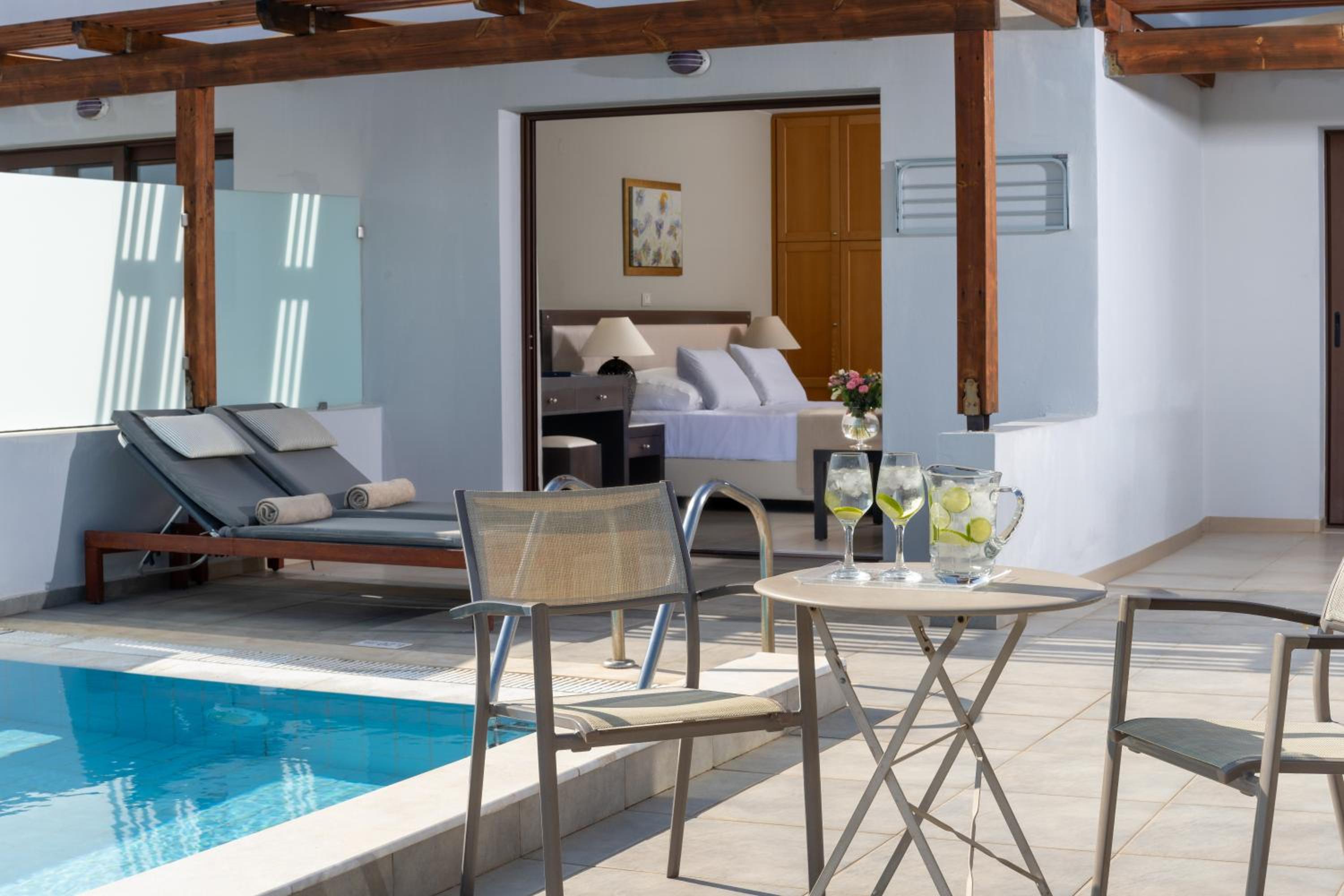 Suite with Sea View & Private Pool