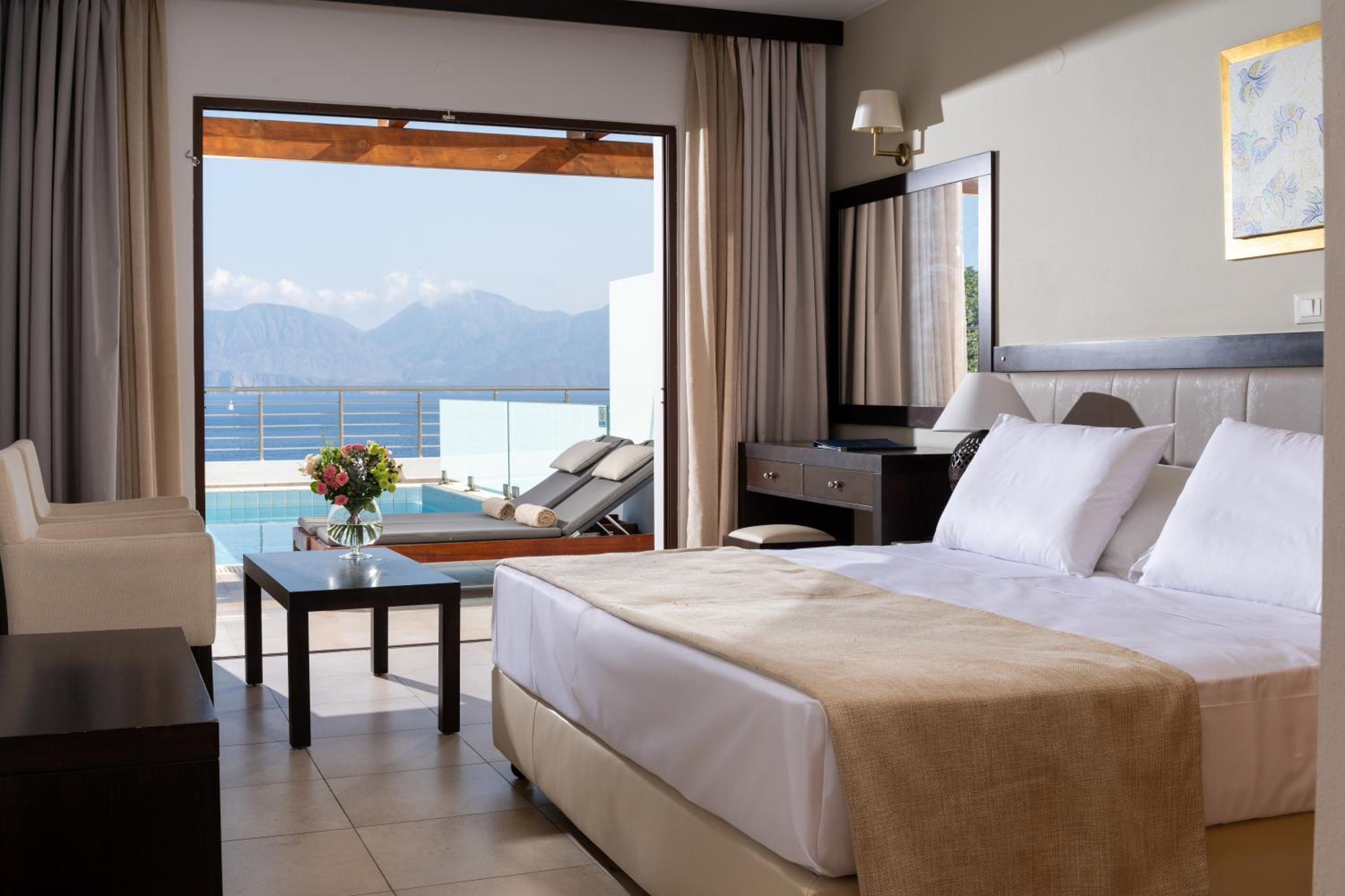 Suite with Sea View & Private Pool