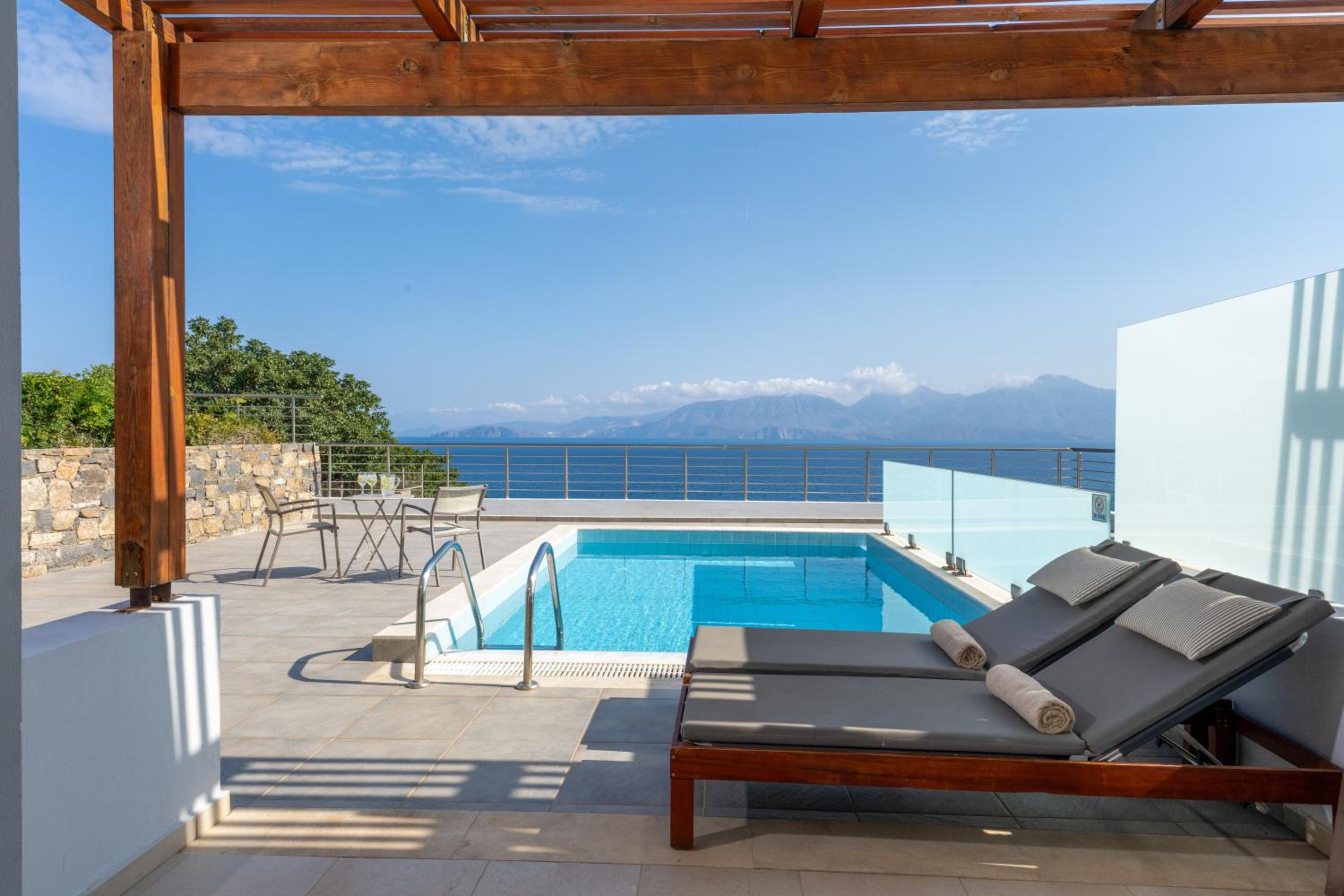 Suite with Sea View & Private Pool - Photo 15