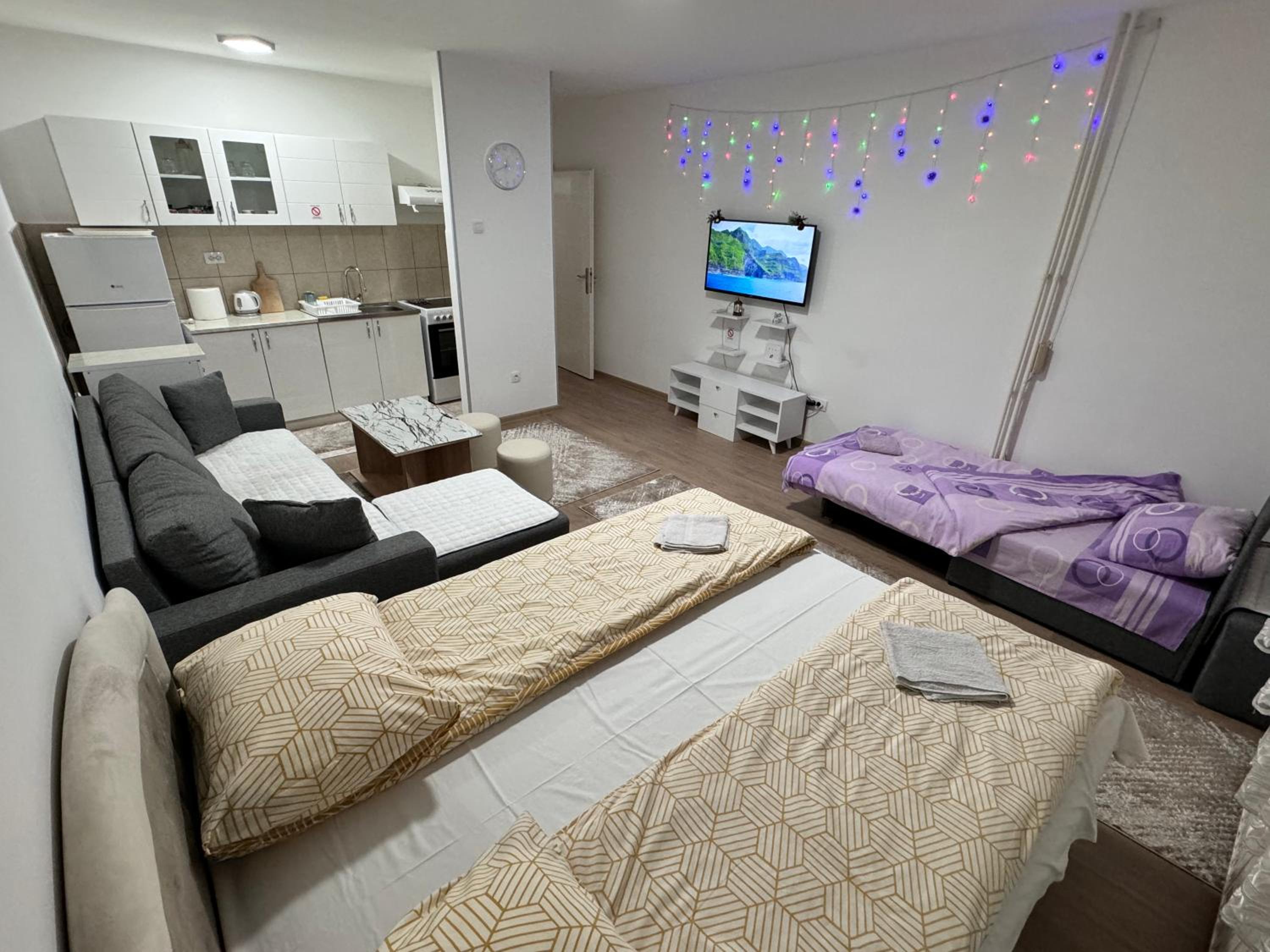 One-Bedroom Apartment photo 1