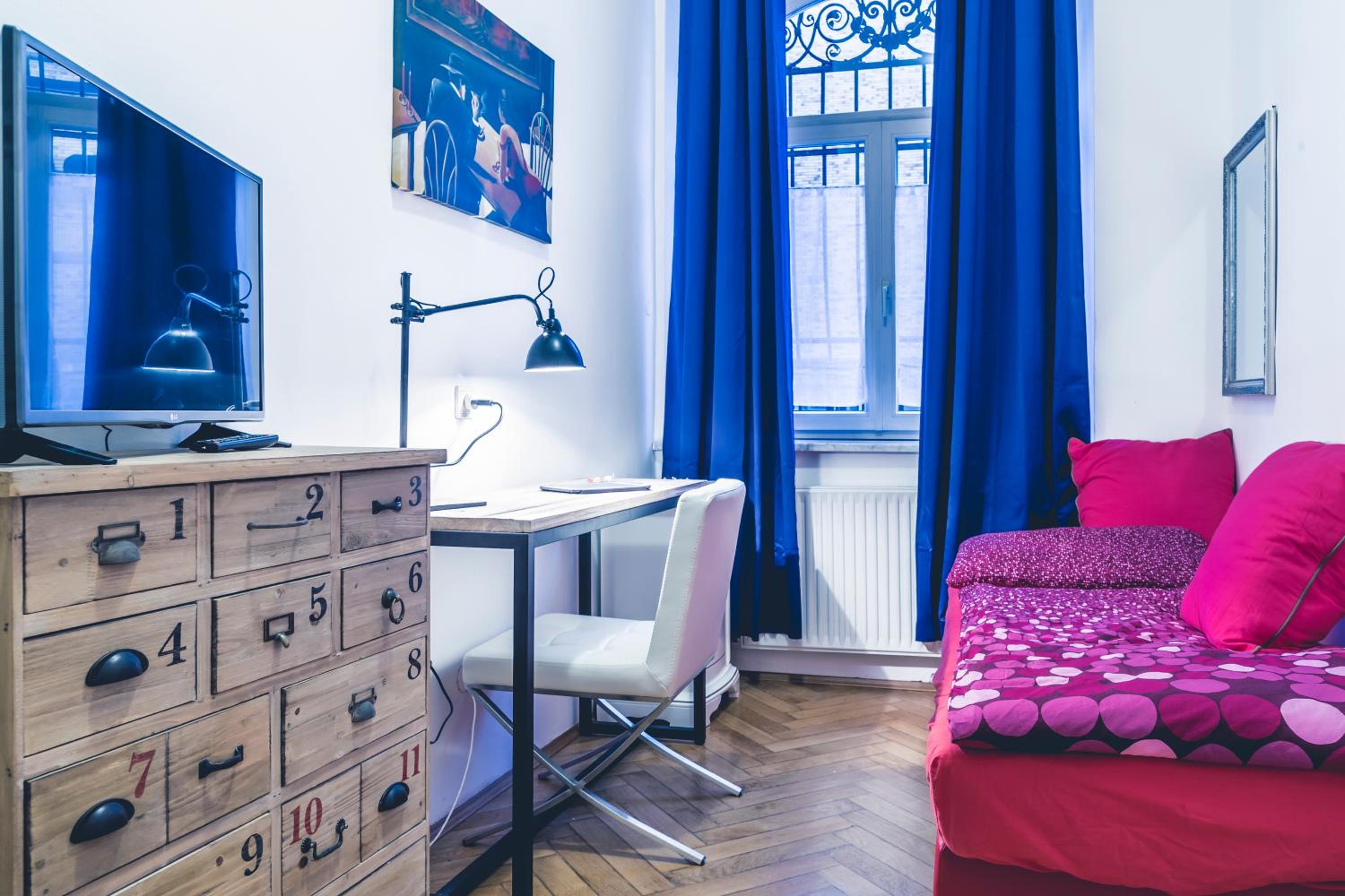 Standard Single Room with Shared Bathroom photo 3