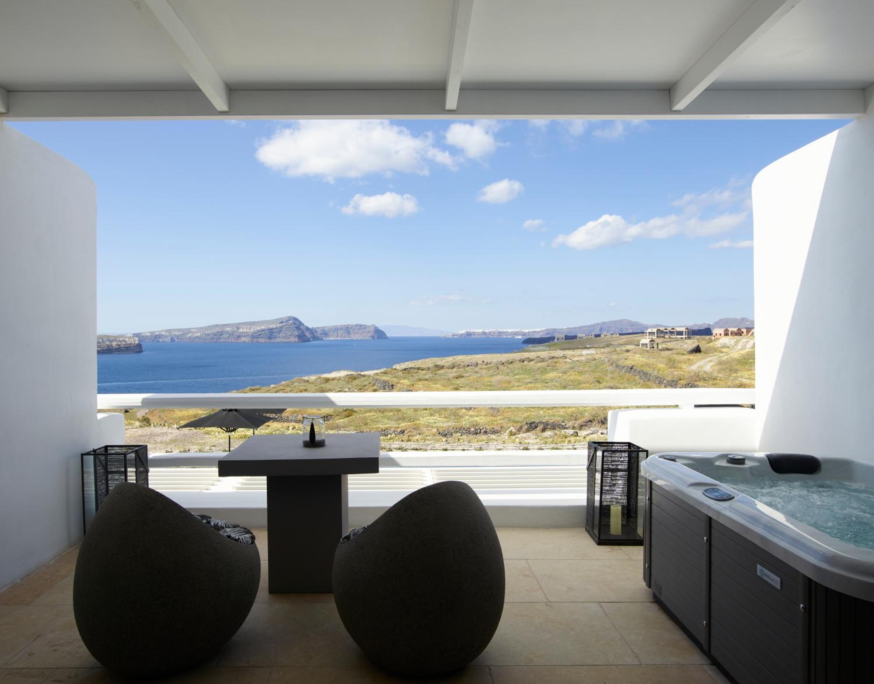 Deluxe Double Room with Balcony - Photo 2