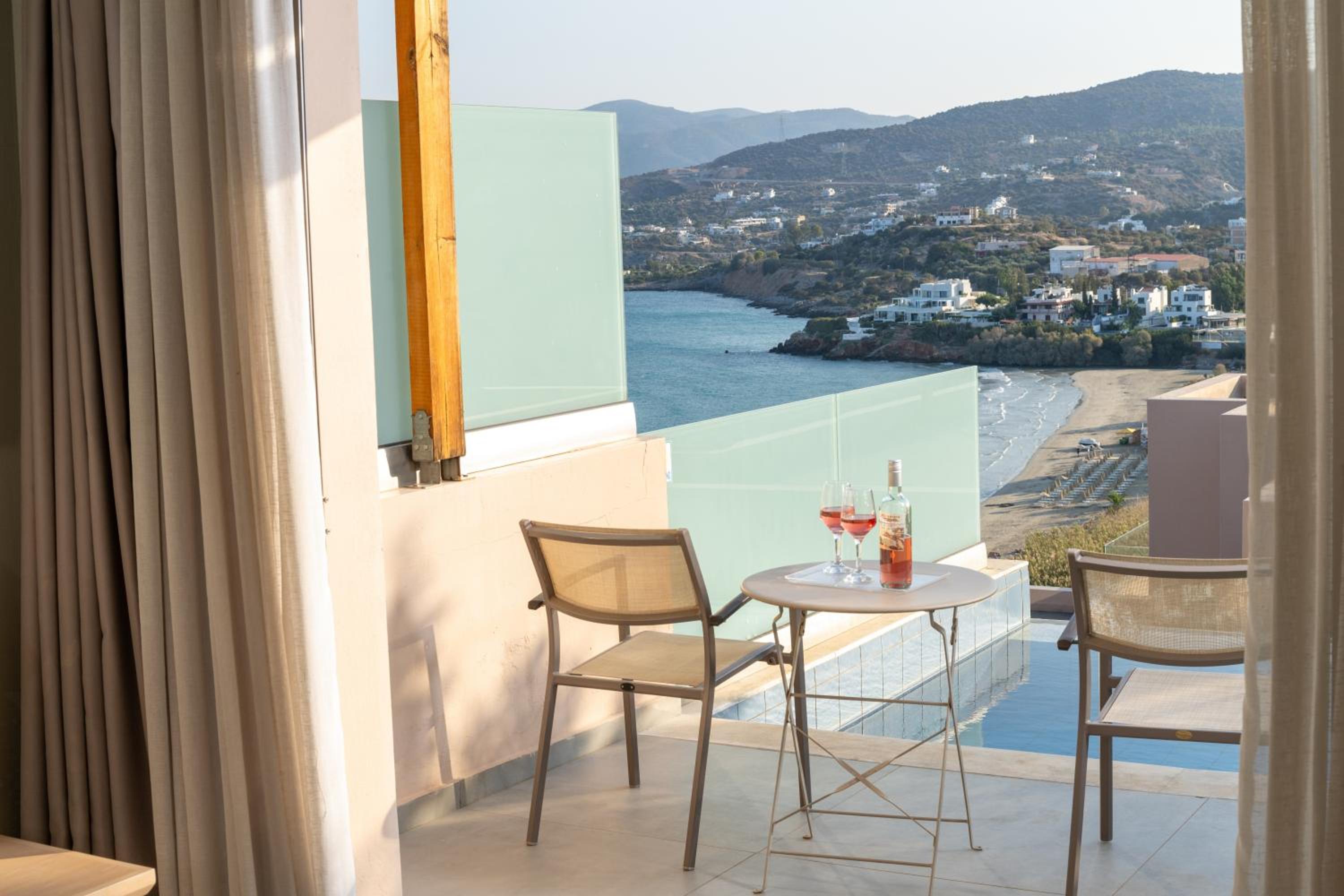 Suite with Side Sea View & Private Pool thumbnail 5