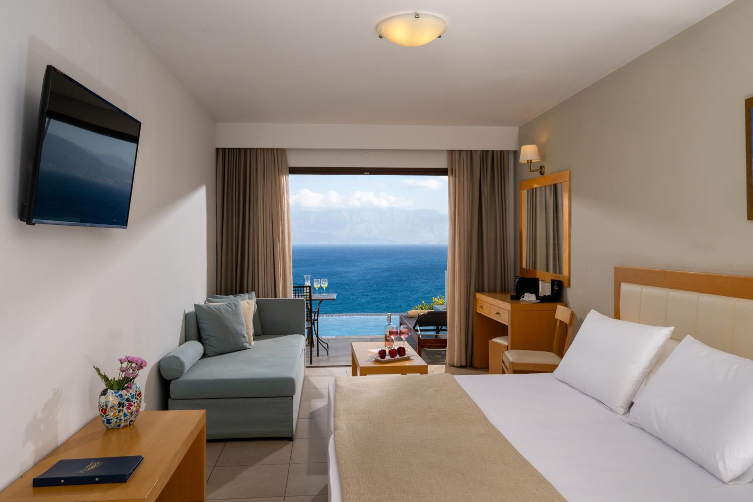 Superior Room with Sea View & Private Pool