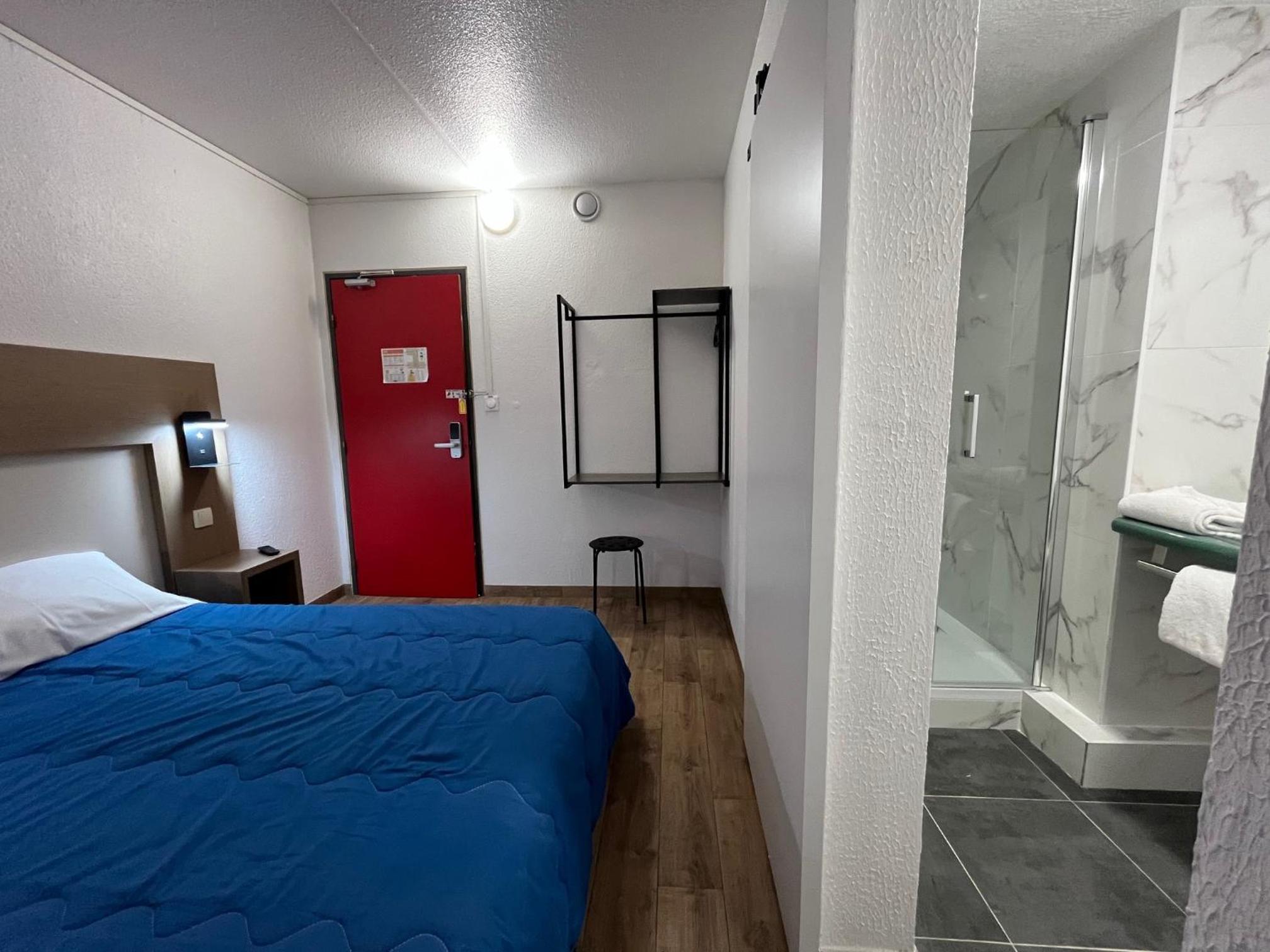 Deluxe Room - Photo 6