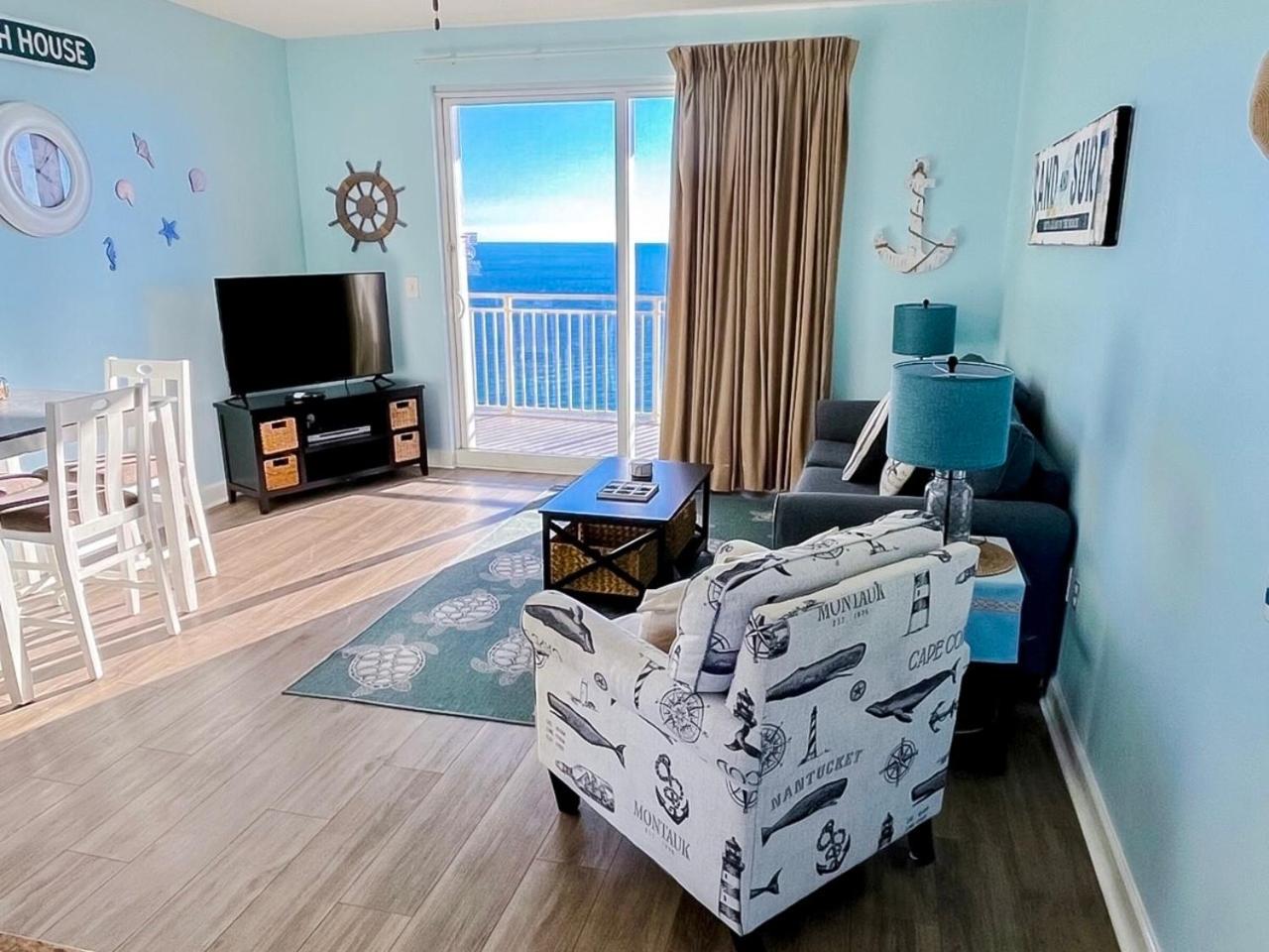 Two-Bedroom House photo 3