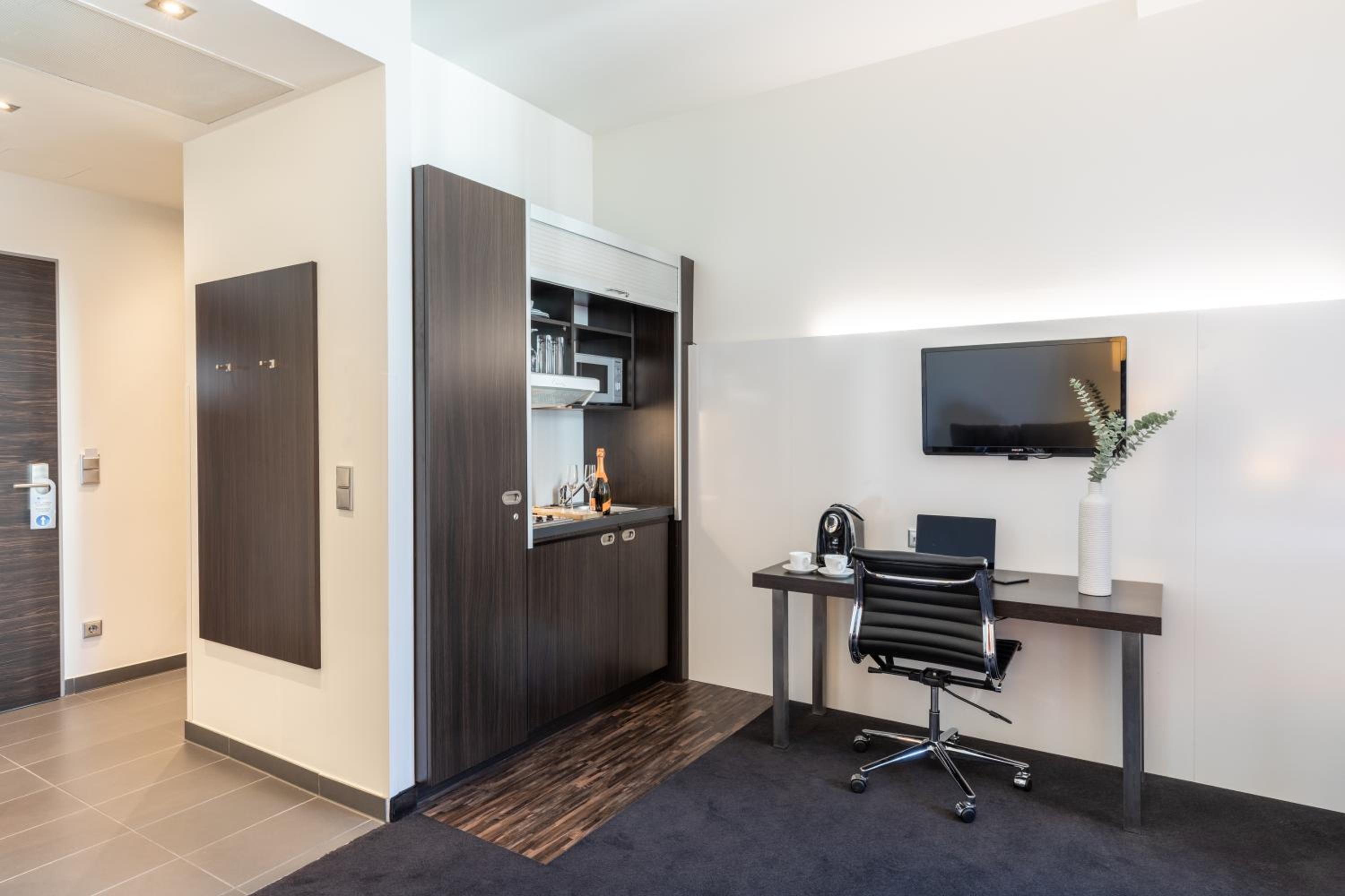Premium Twin Room with Kitchenette Area