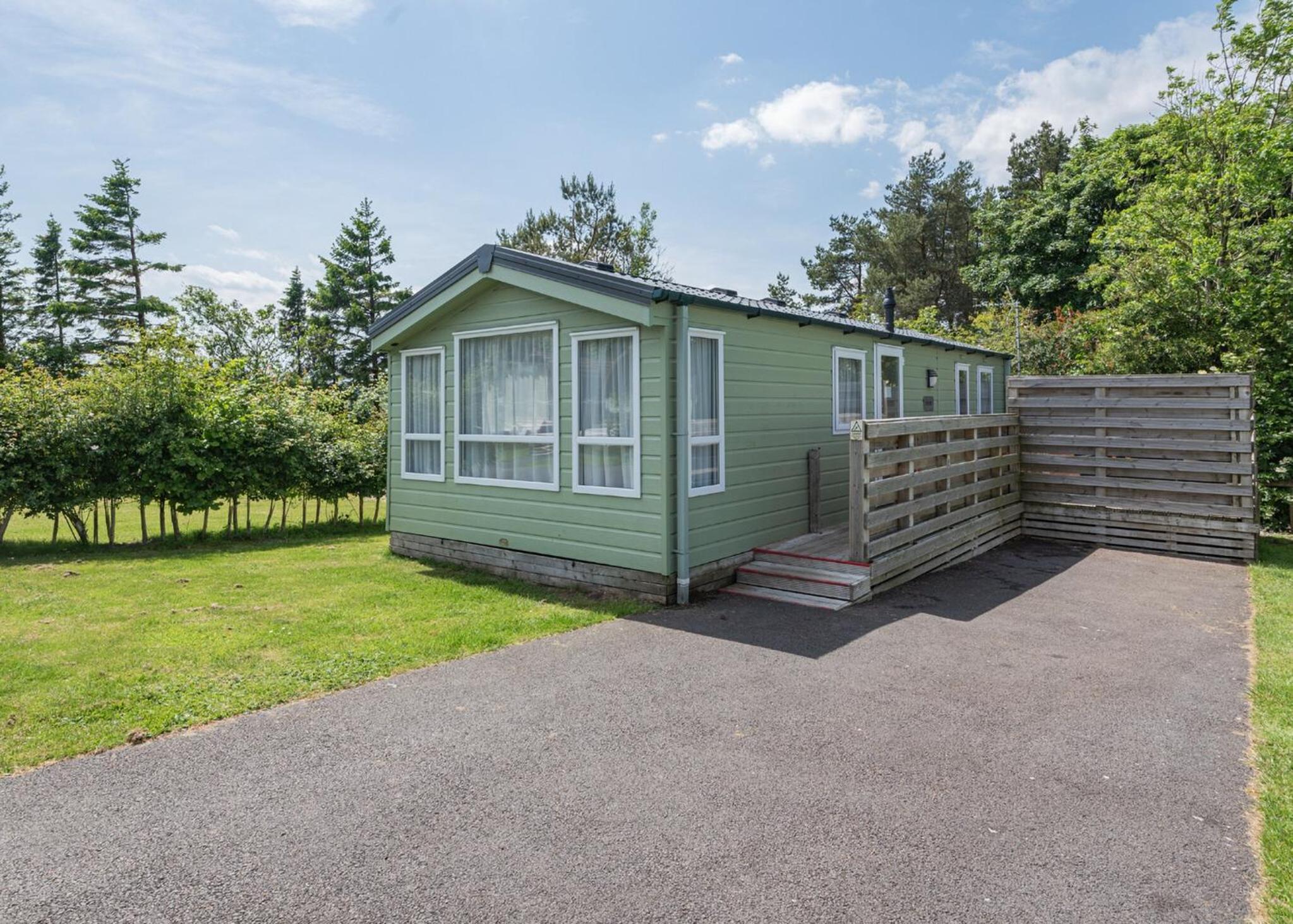 One-Bedroom Mobile Home photo 3