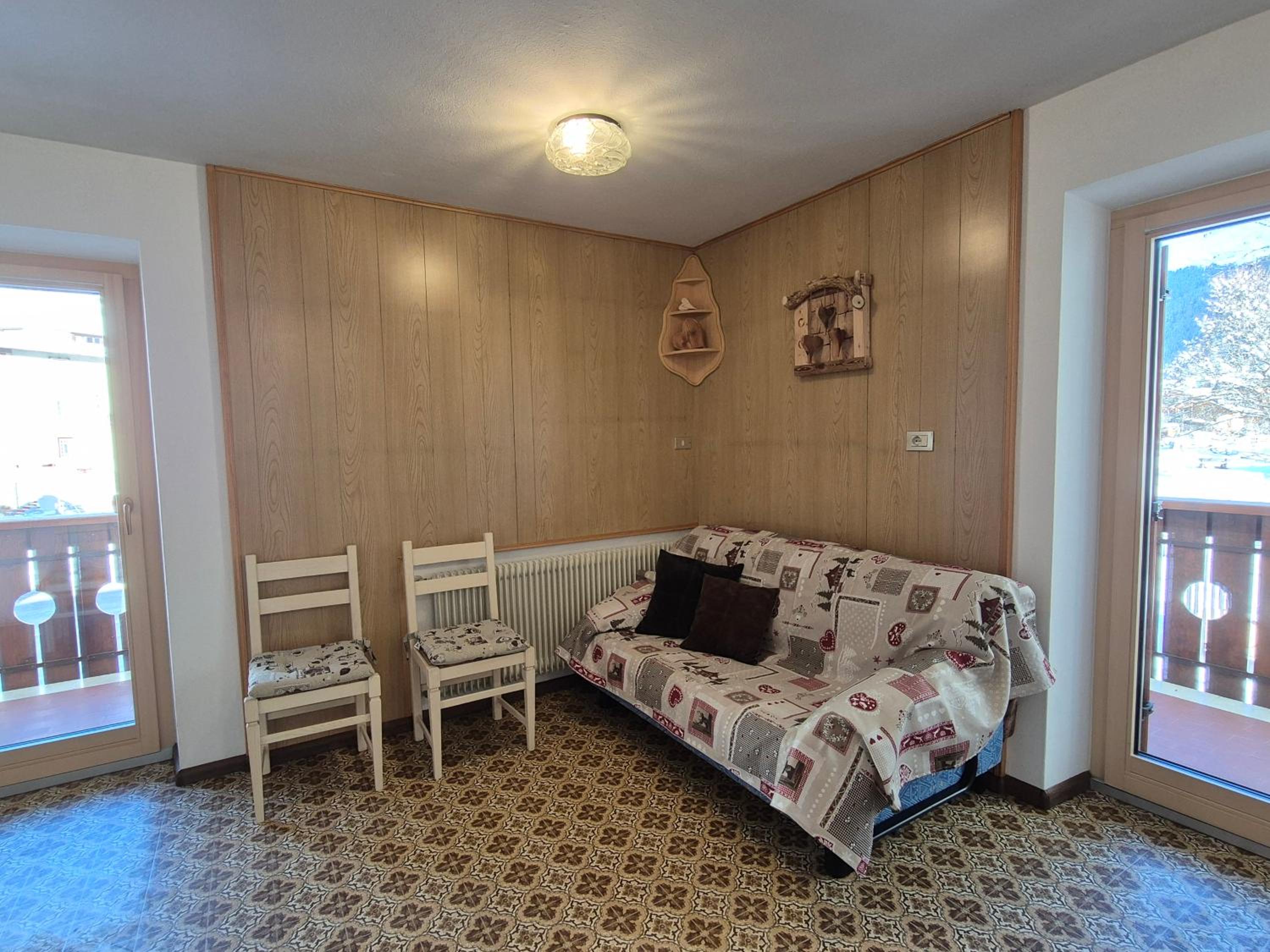 Three-Bedroom Apartment with Mountain View