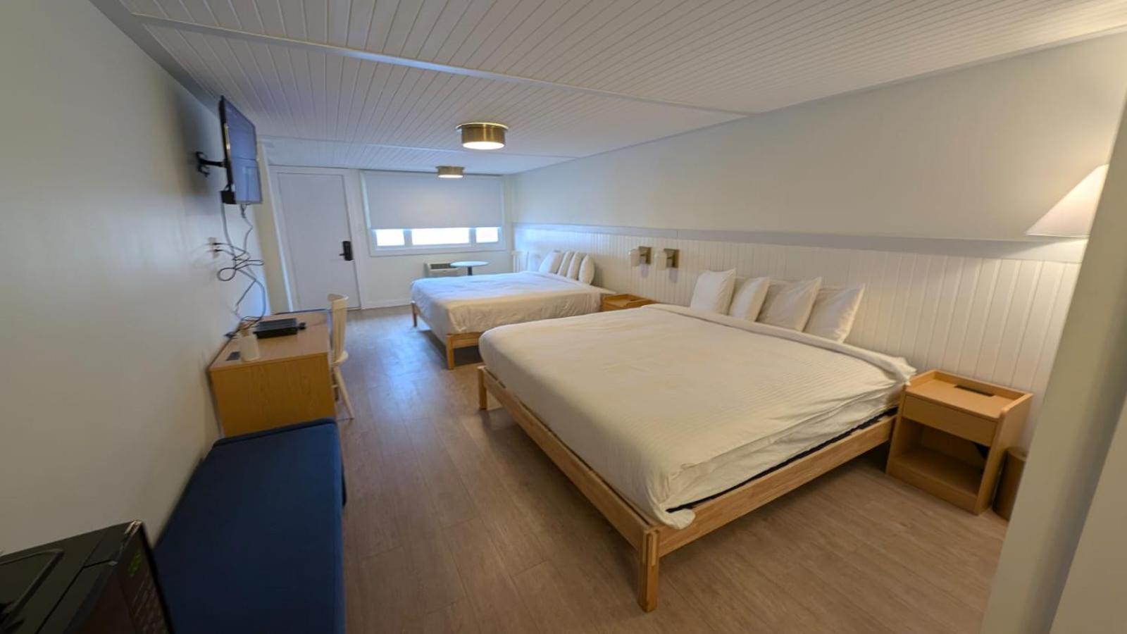 Deluxe King Room - Photo 5