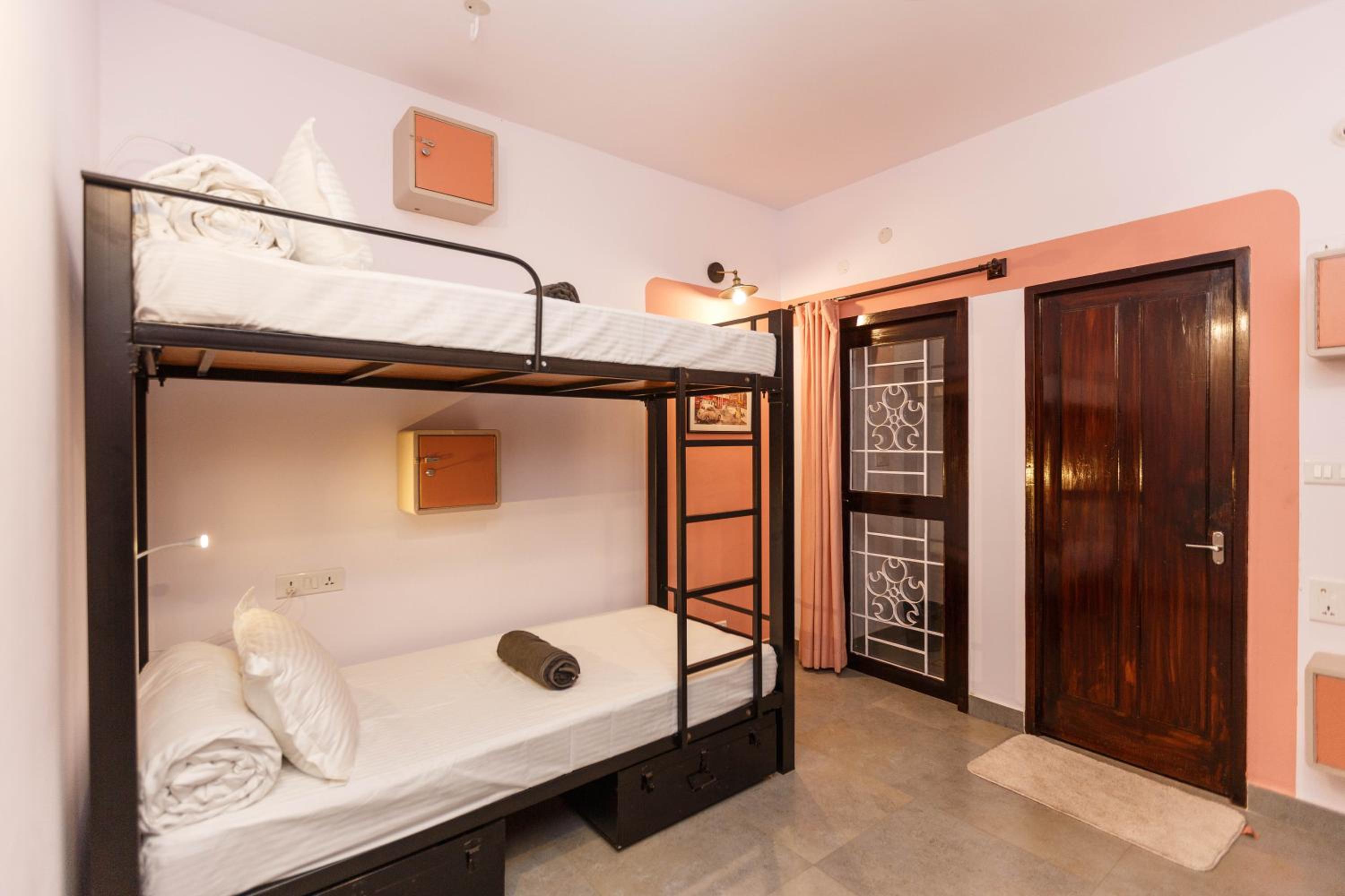 4 Bed Non AC Male Only Dorm photo 1