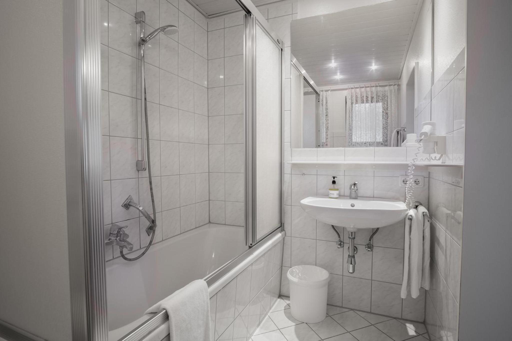 Double Room with Balcony photo 3