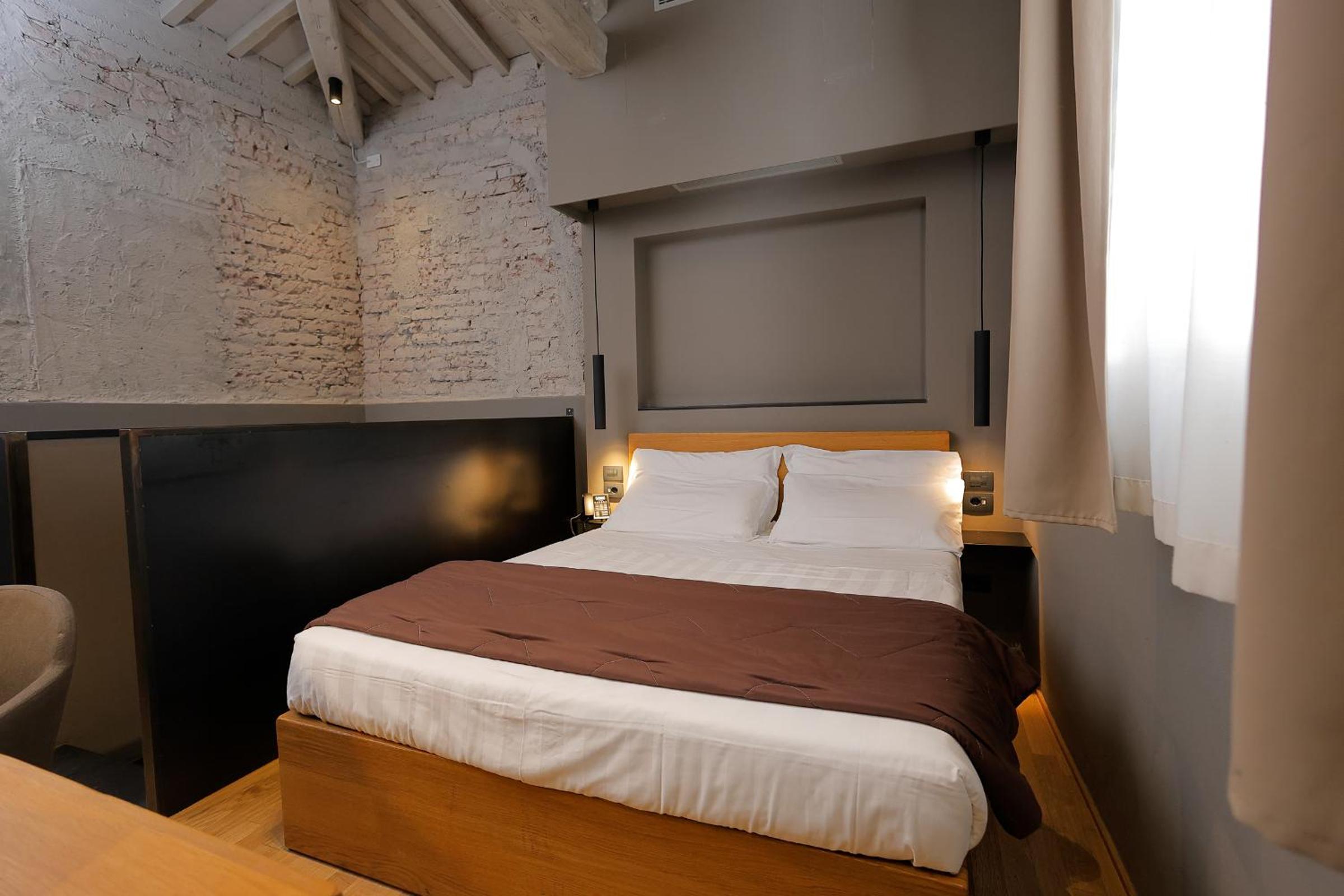 Standard Queen Room photo 1