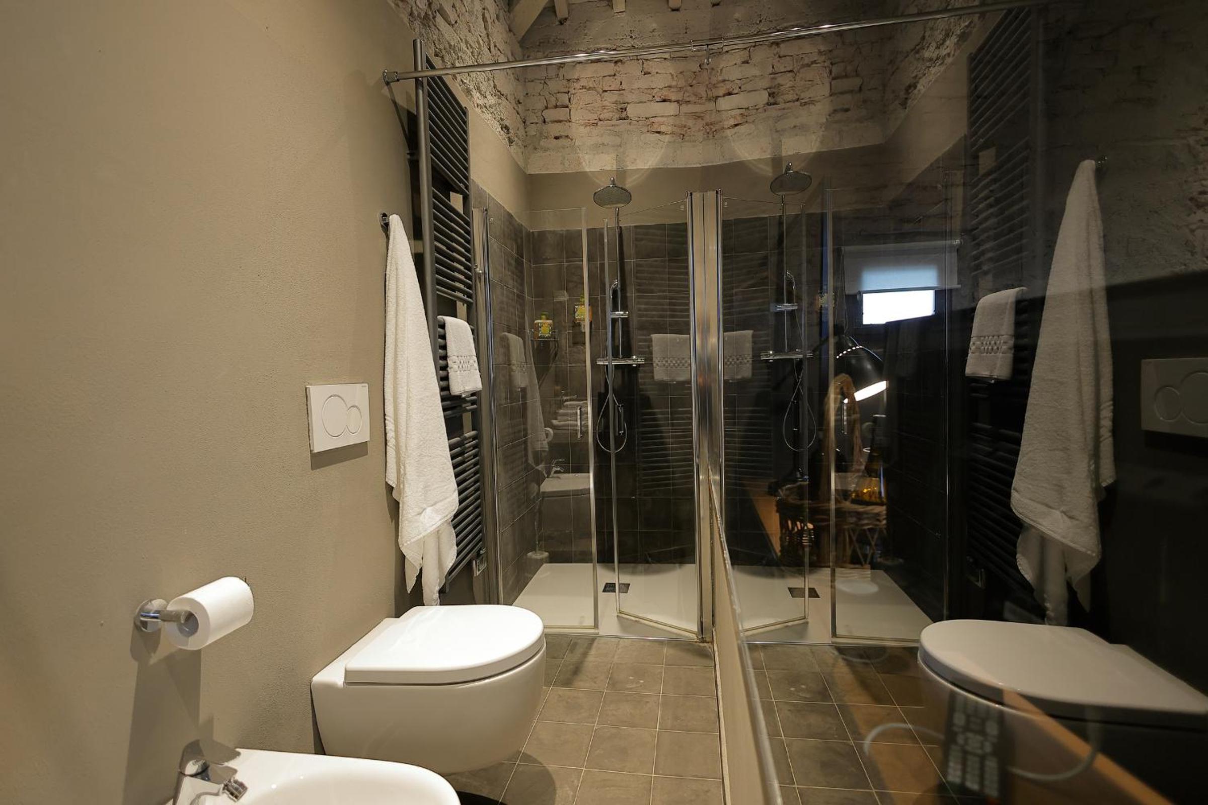 Standard Queen Room photo 3