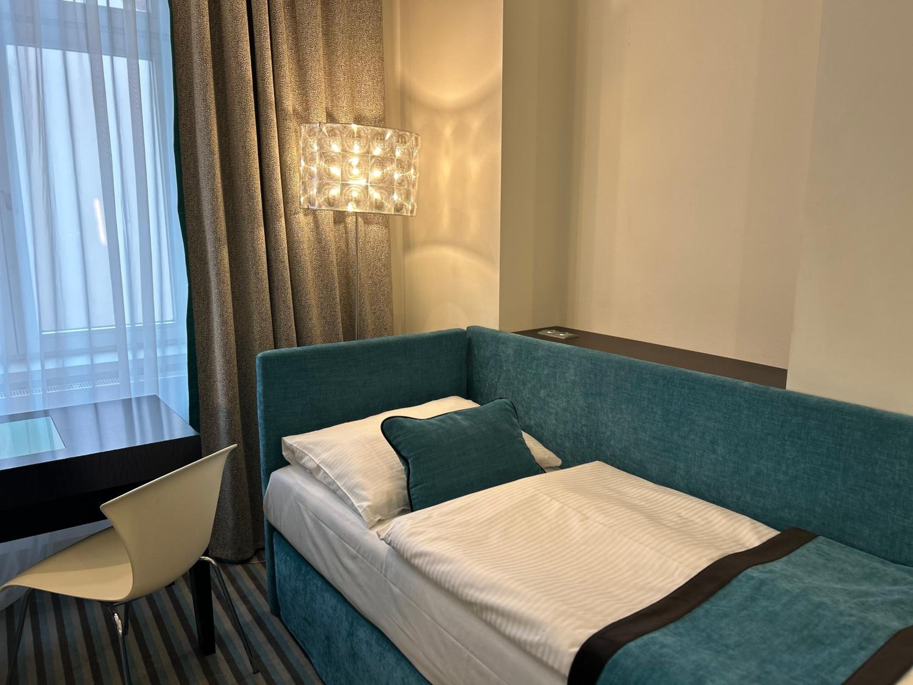 Red & Blue Design Hotel Prague — photo 80
