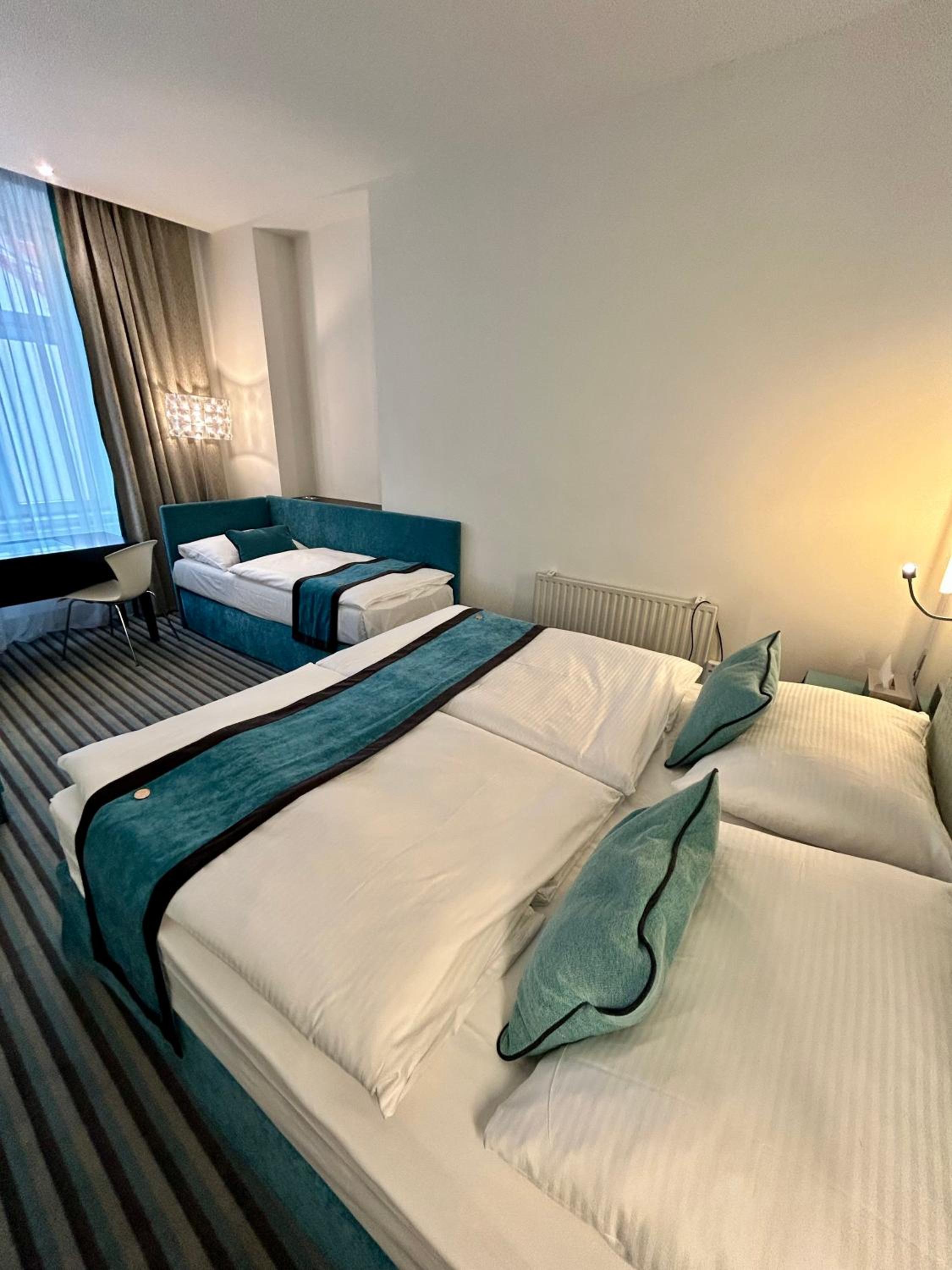 Red & Blue Design Hotel Prague — photo 83