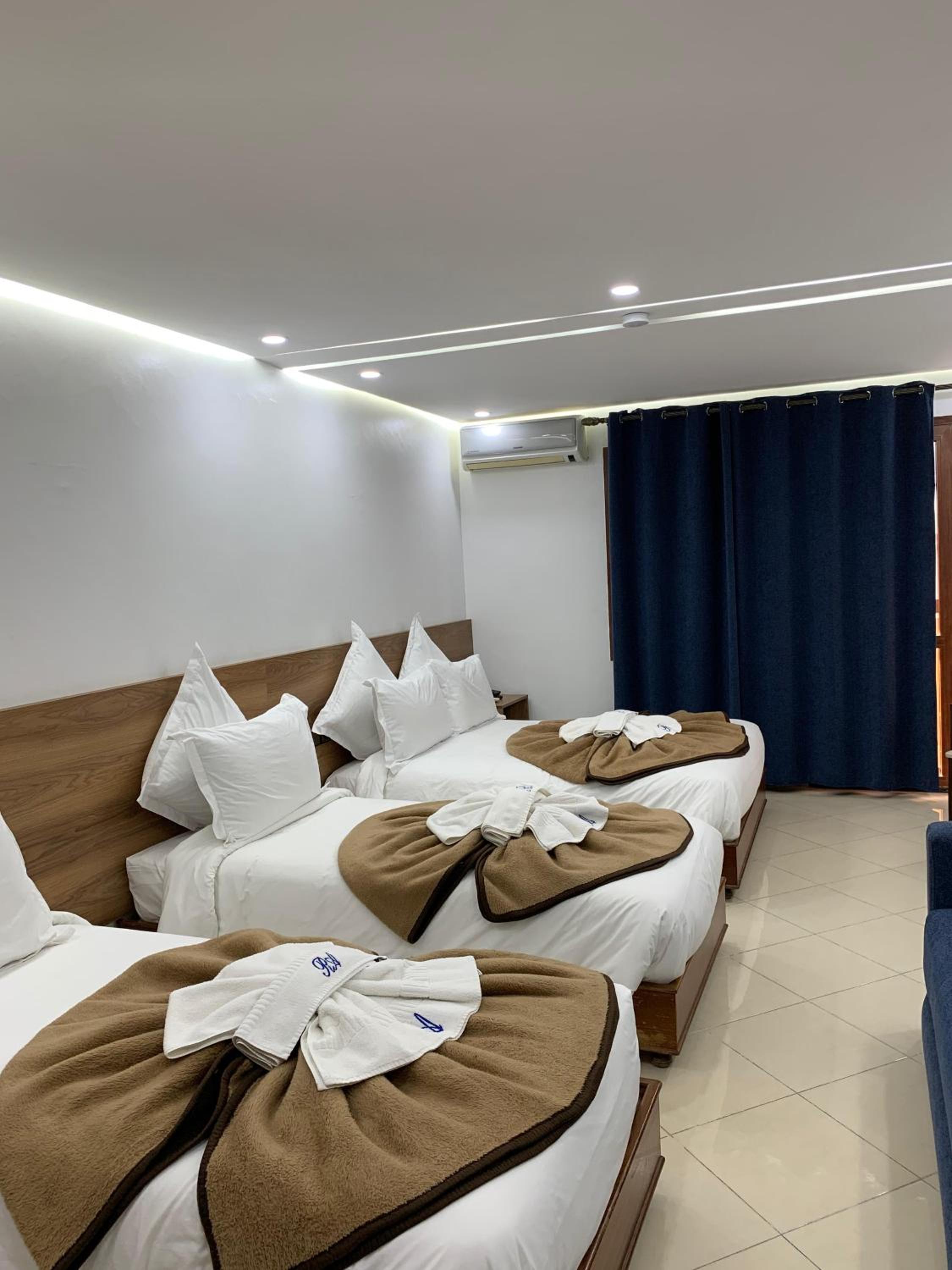 Quadruple Room with Sea View
