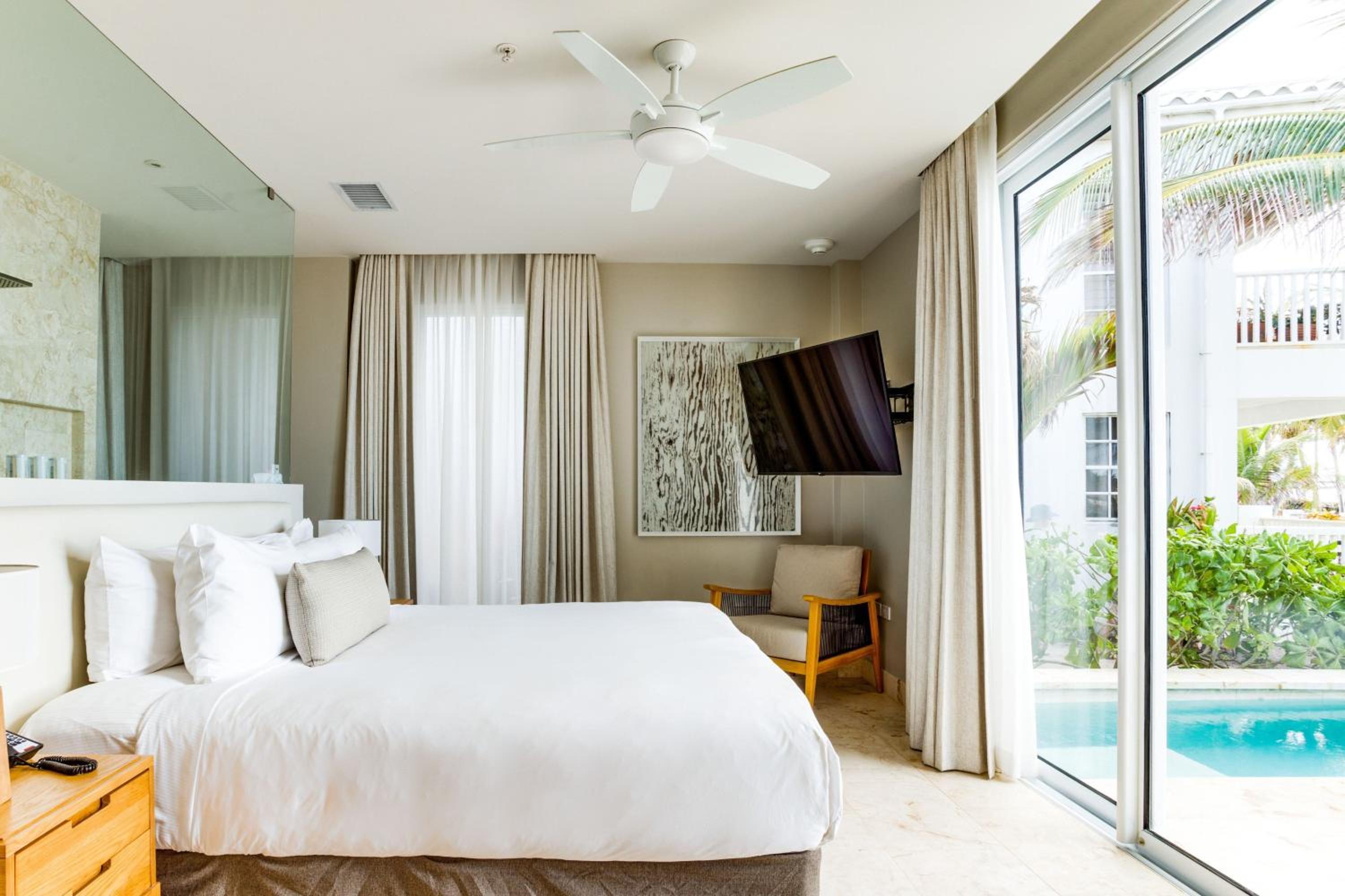 Oceanfront 3 Bedroom Villa with Private Plunge Pool - Photo 8