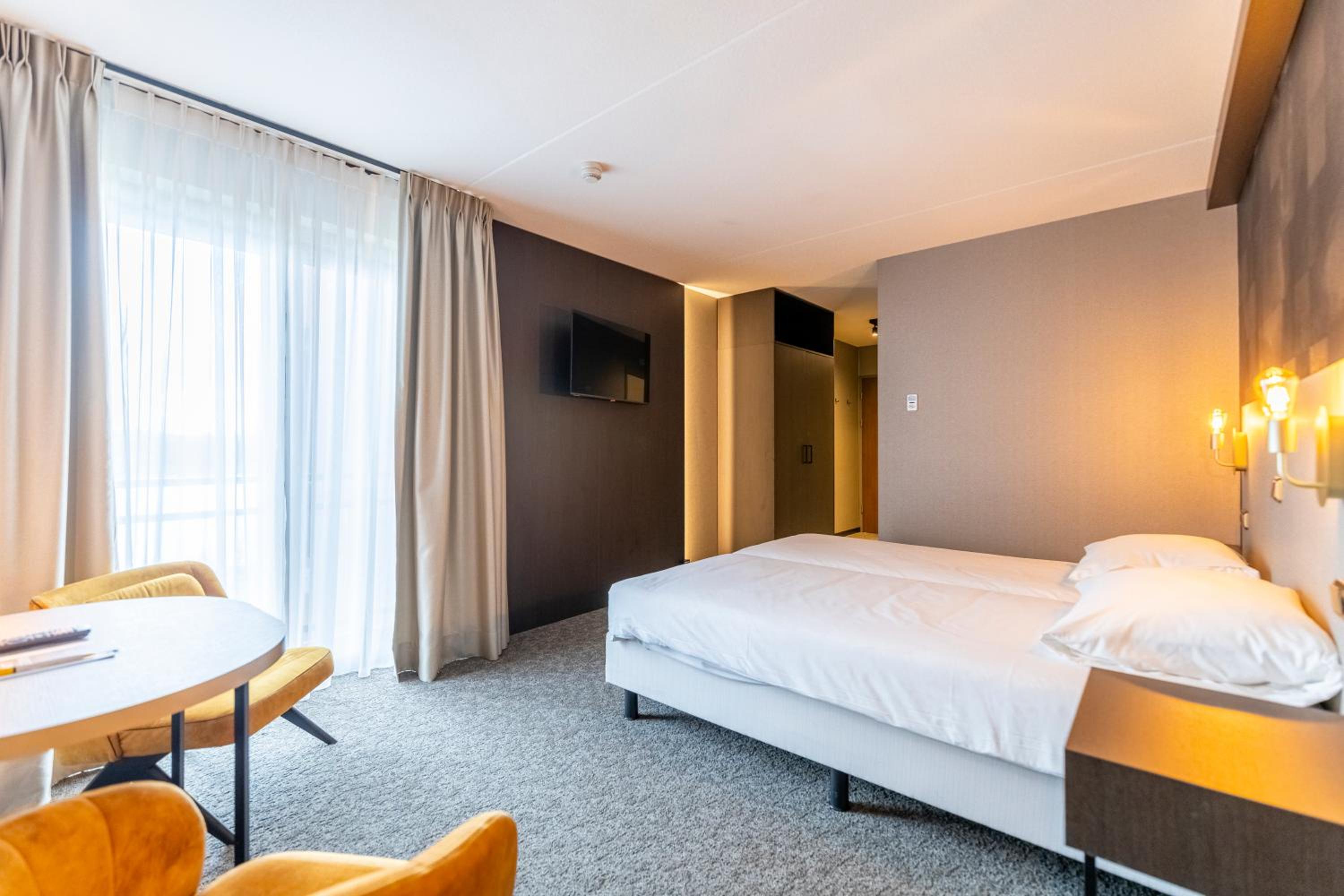 Double or Twin Room - Disability Access - Photo 1