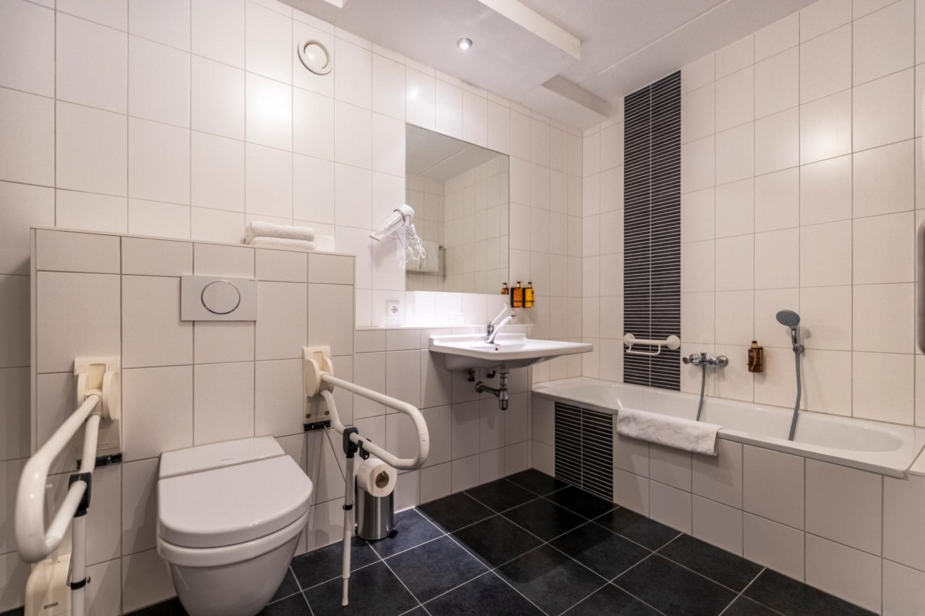 Double or Twin Room - Disability Access - Photo 6