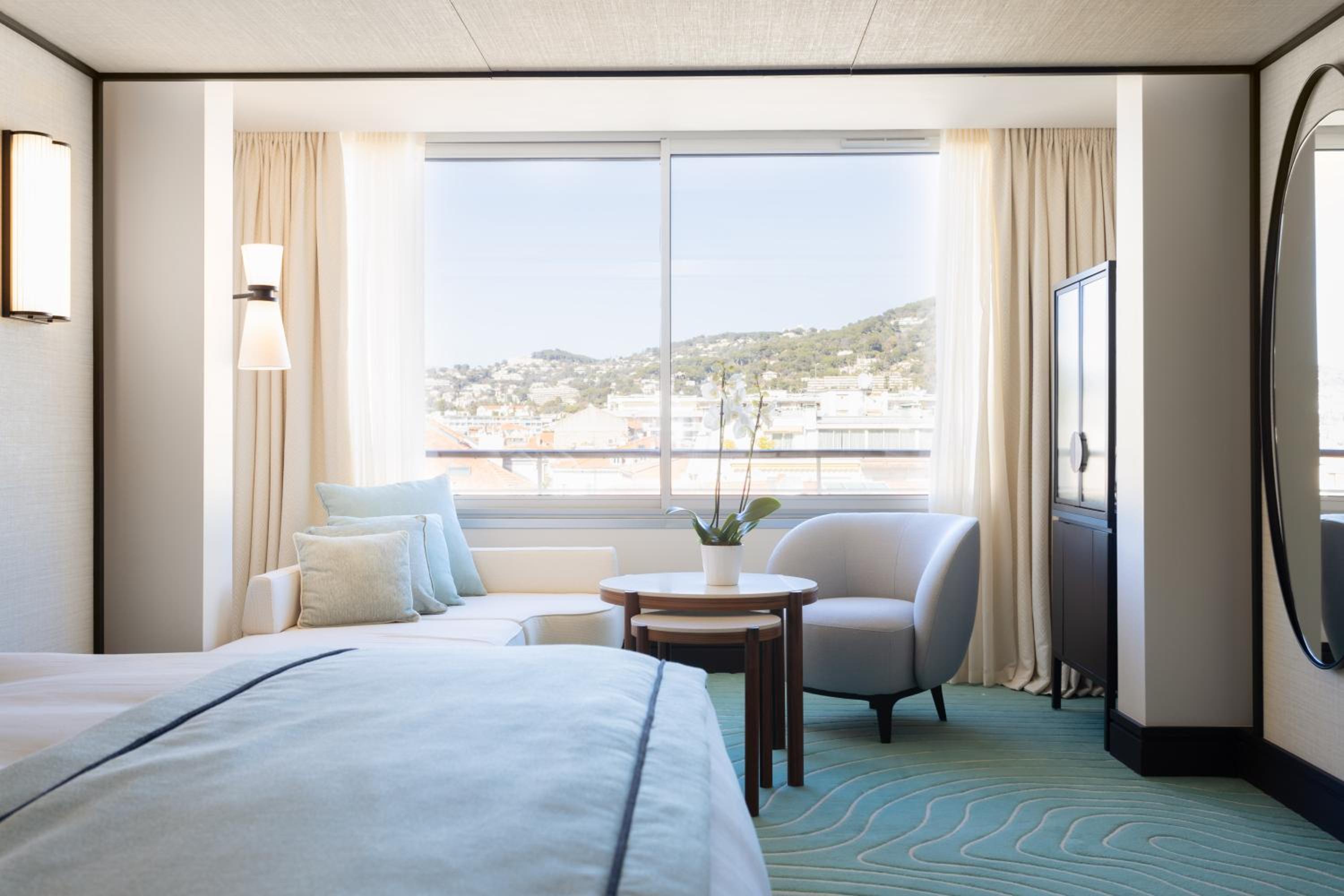 Deluxe Junior Suite with city view - Photo 4