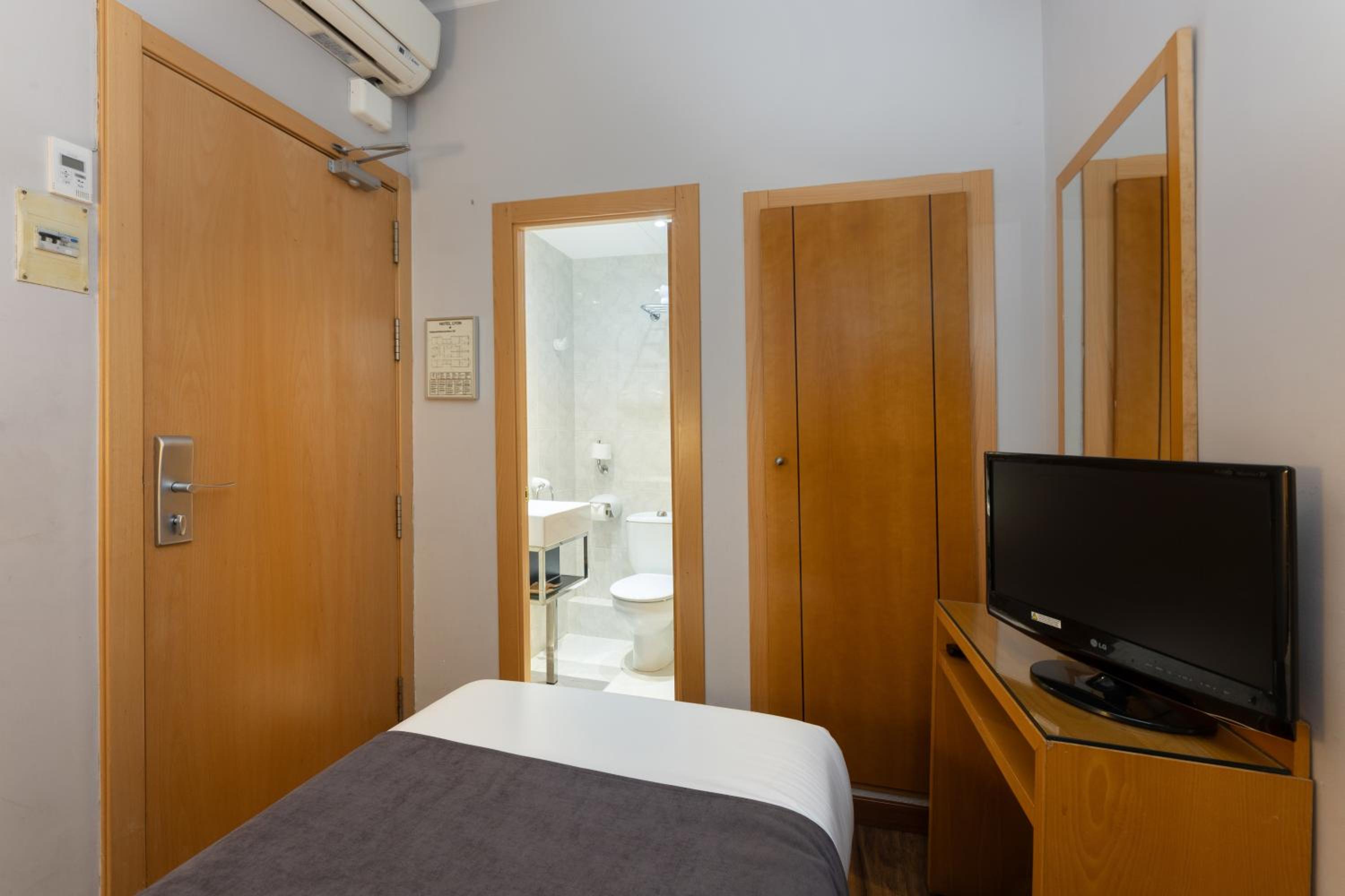Single Room photo 3