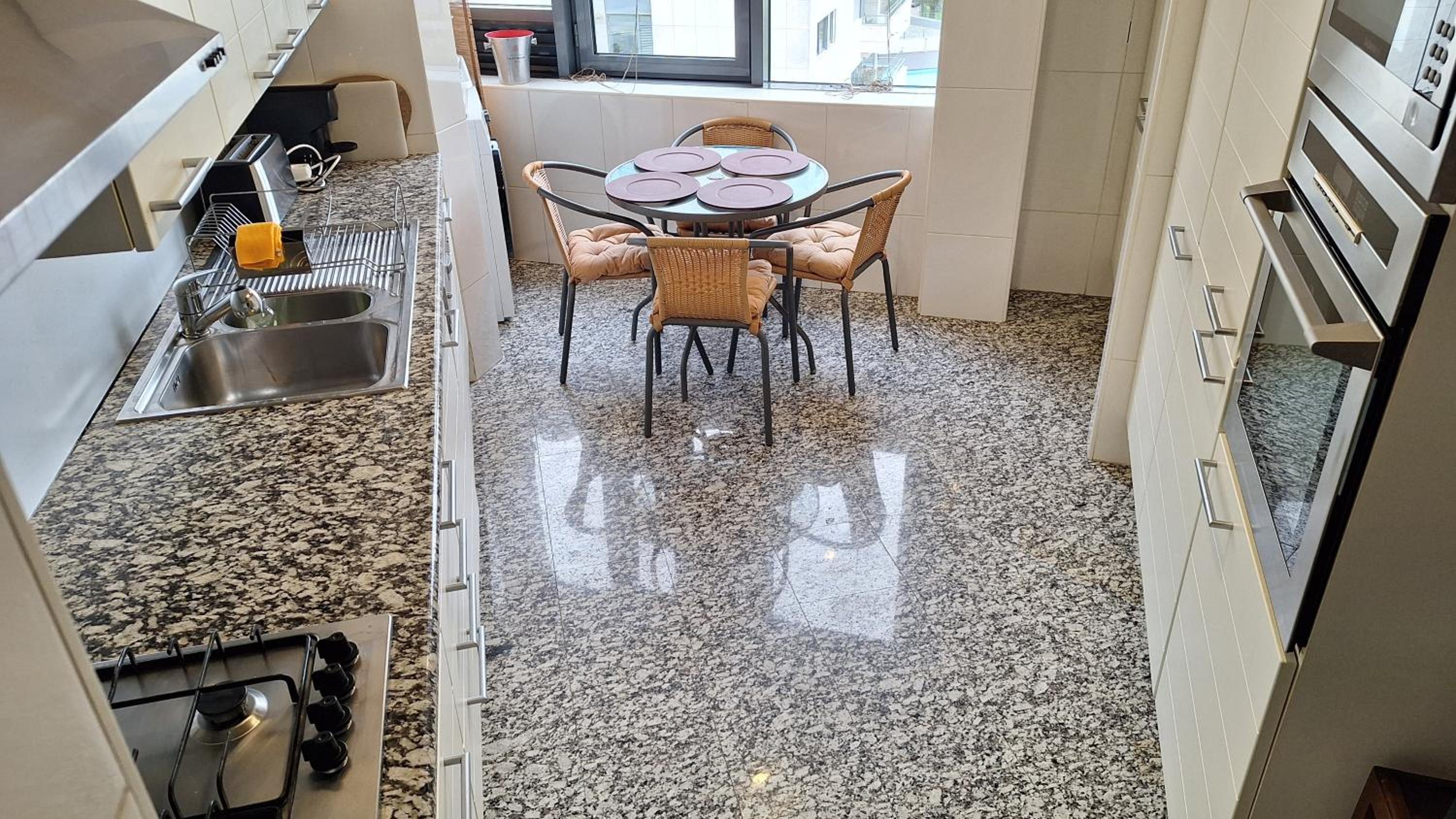 Apartment with Sea View - Photo 30