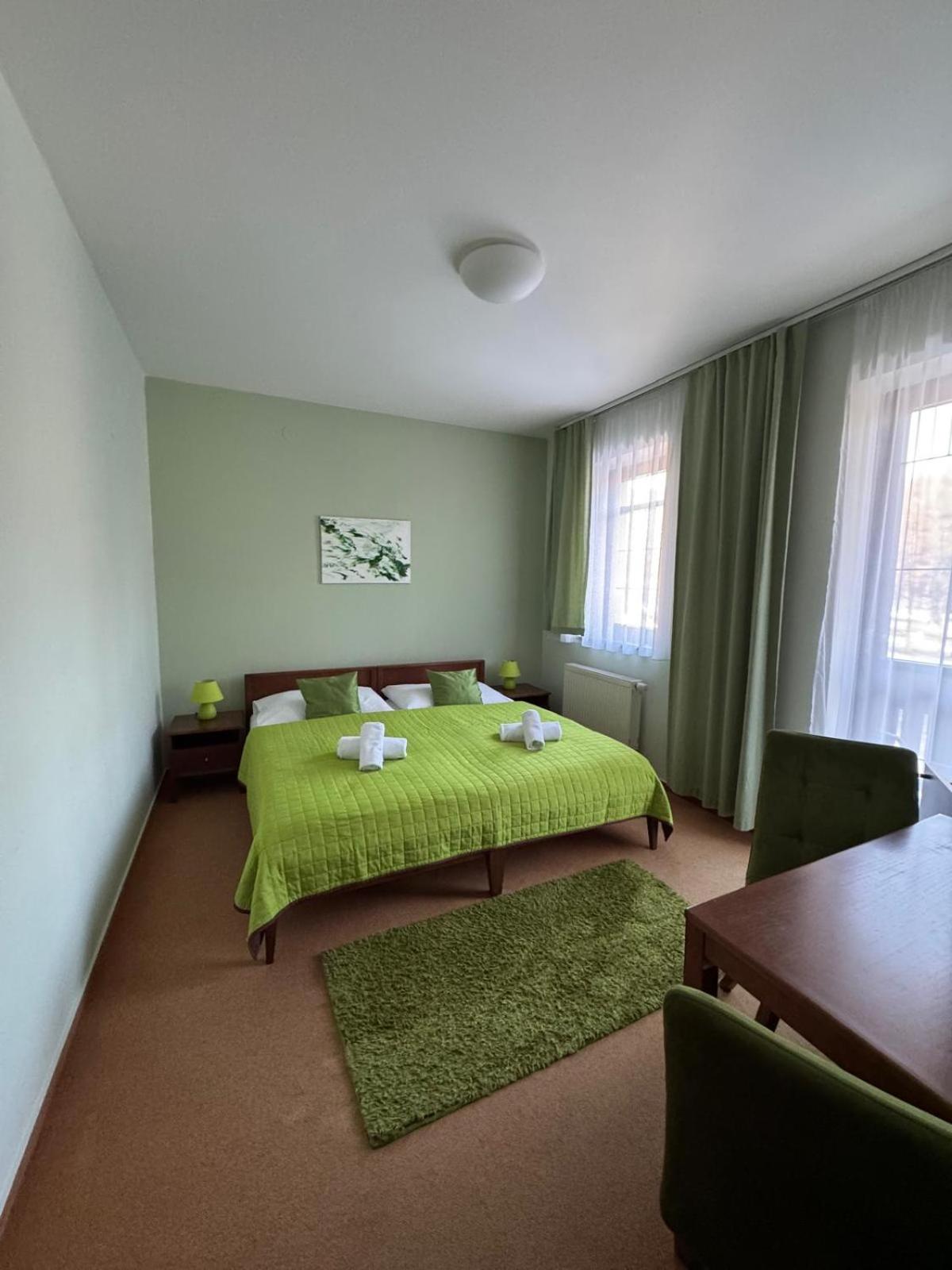 Double or Twin Room with Balcony - Photo 2