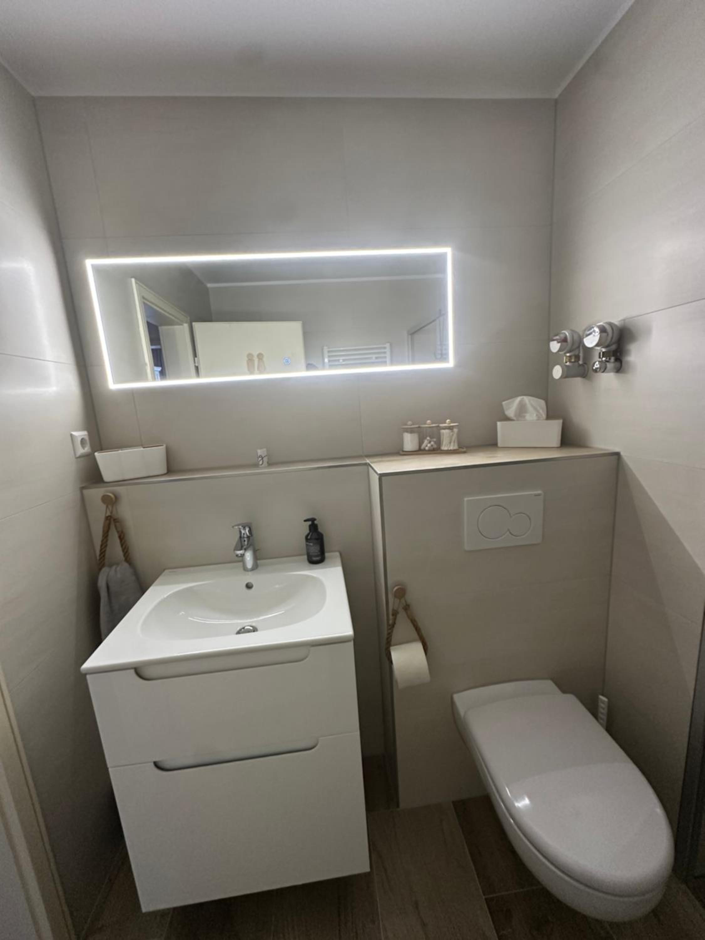 One-Bedroom Apartment photo 3