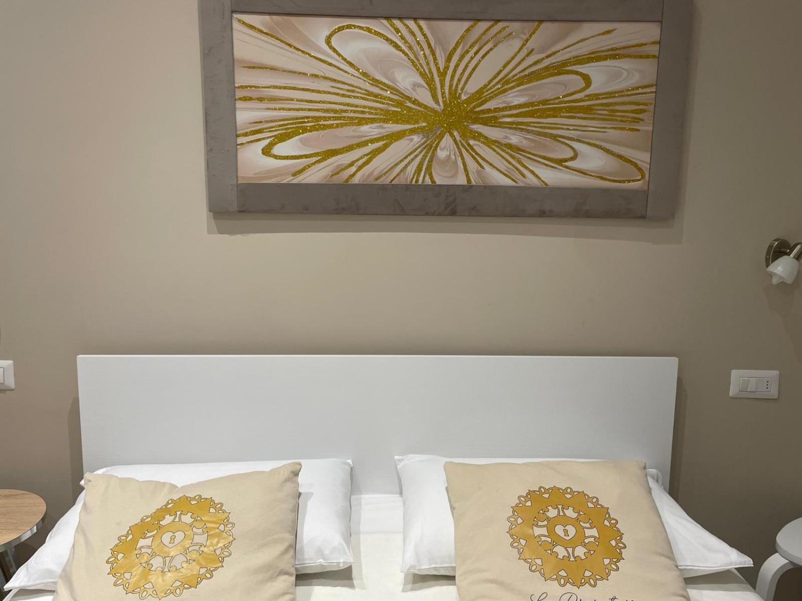 Deluxe Double Room with Extra Bed photo 2