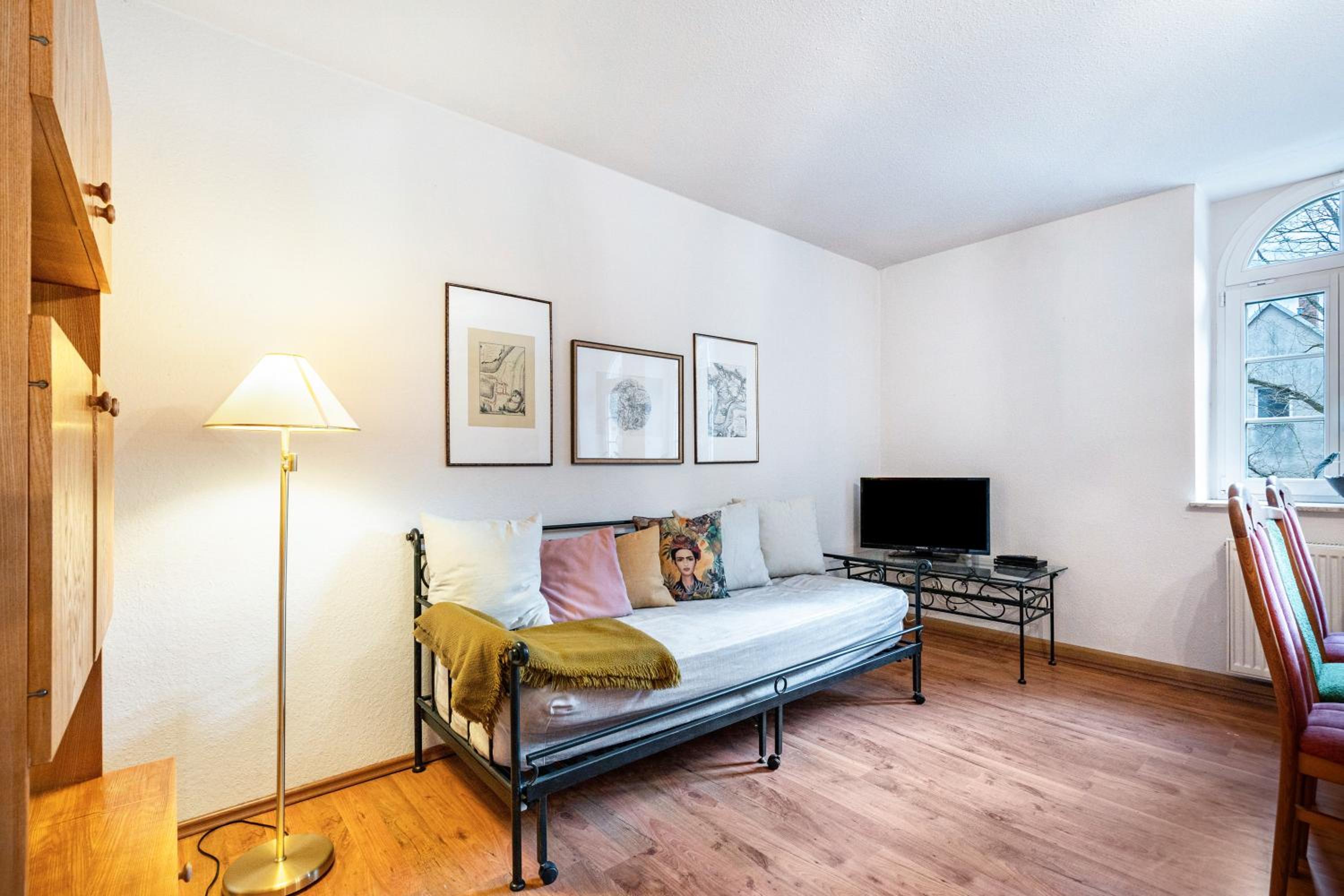 Three-Bedroom Apartment with Mountain View photo 1