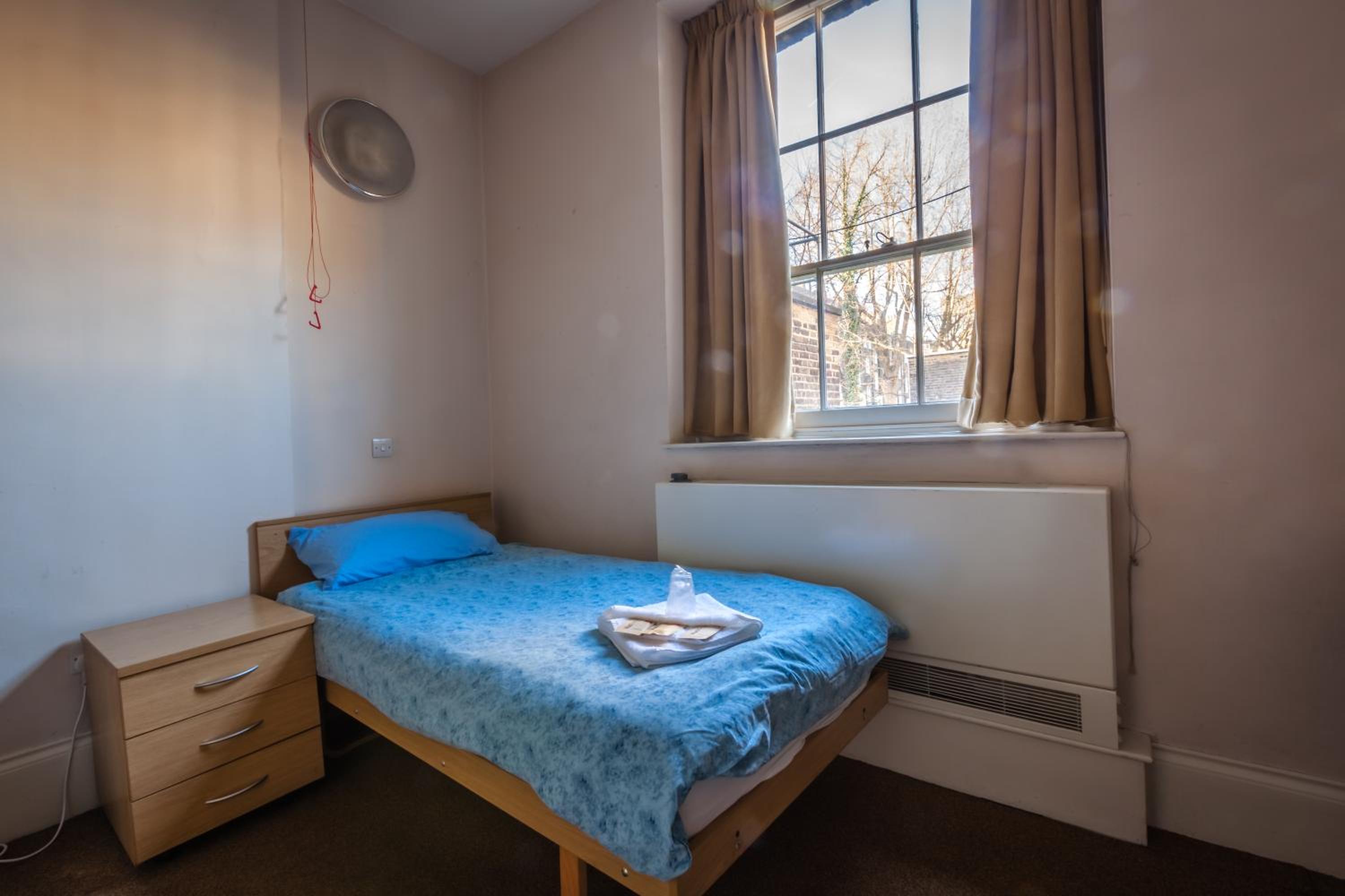 Single Room with Shared Bathroom photo 3